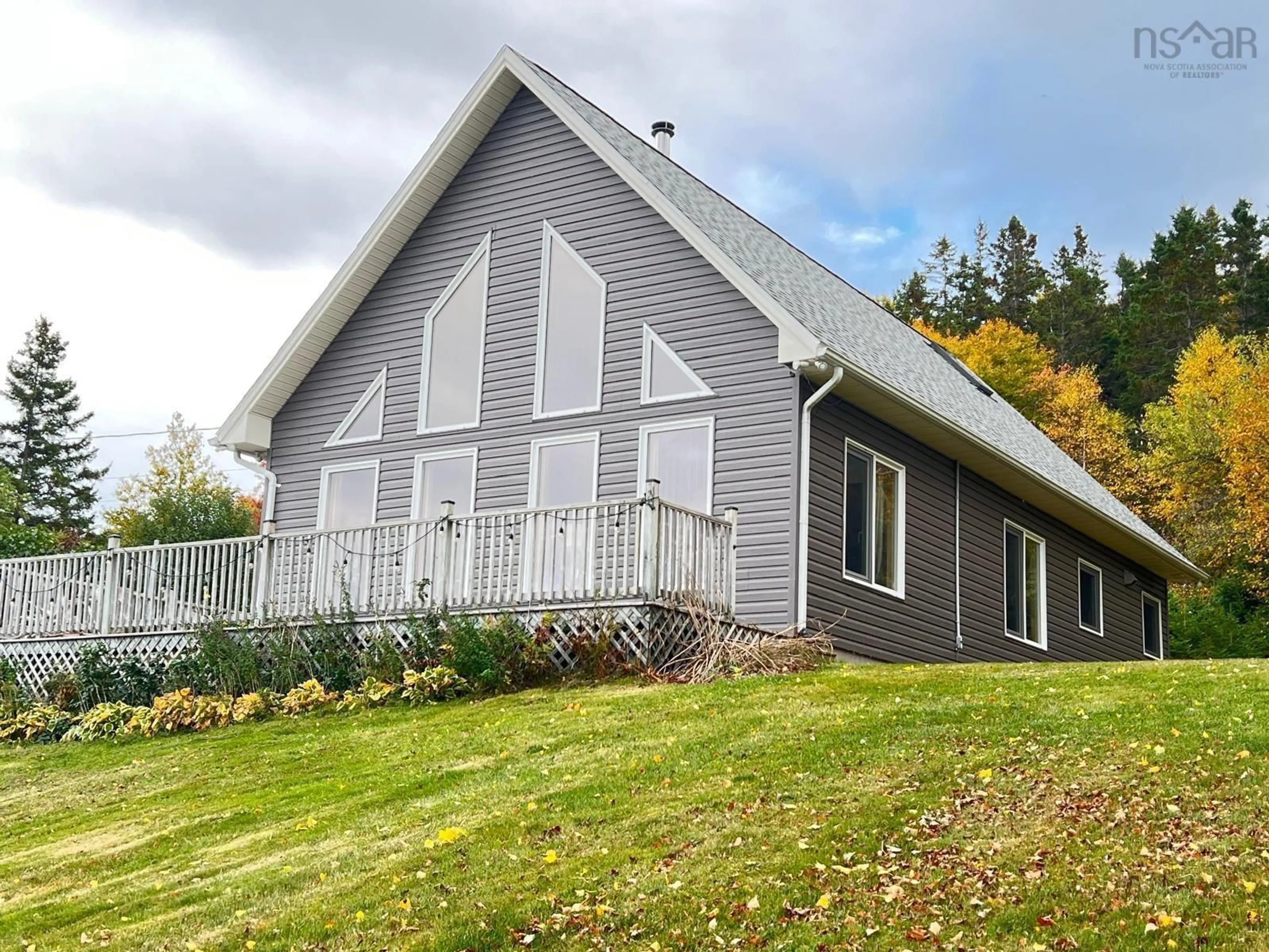 Home with vinyl exterior material, unknown for 366 Lakeshore Drive, Irish Cove Nova Scotia B0E 3B0