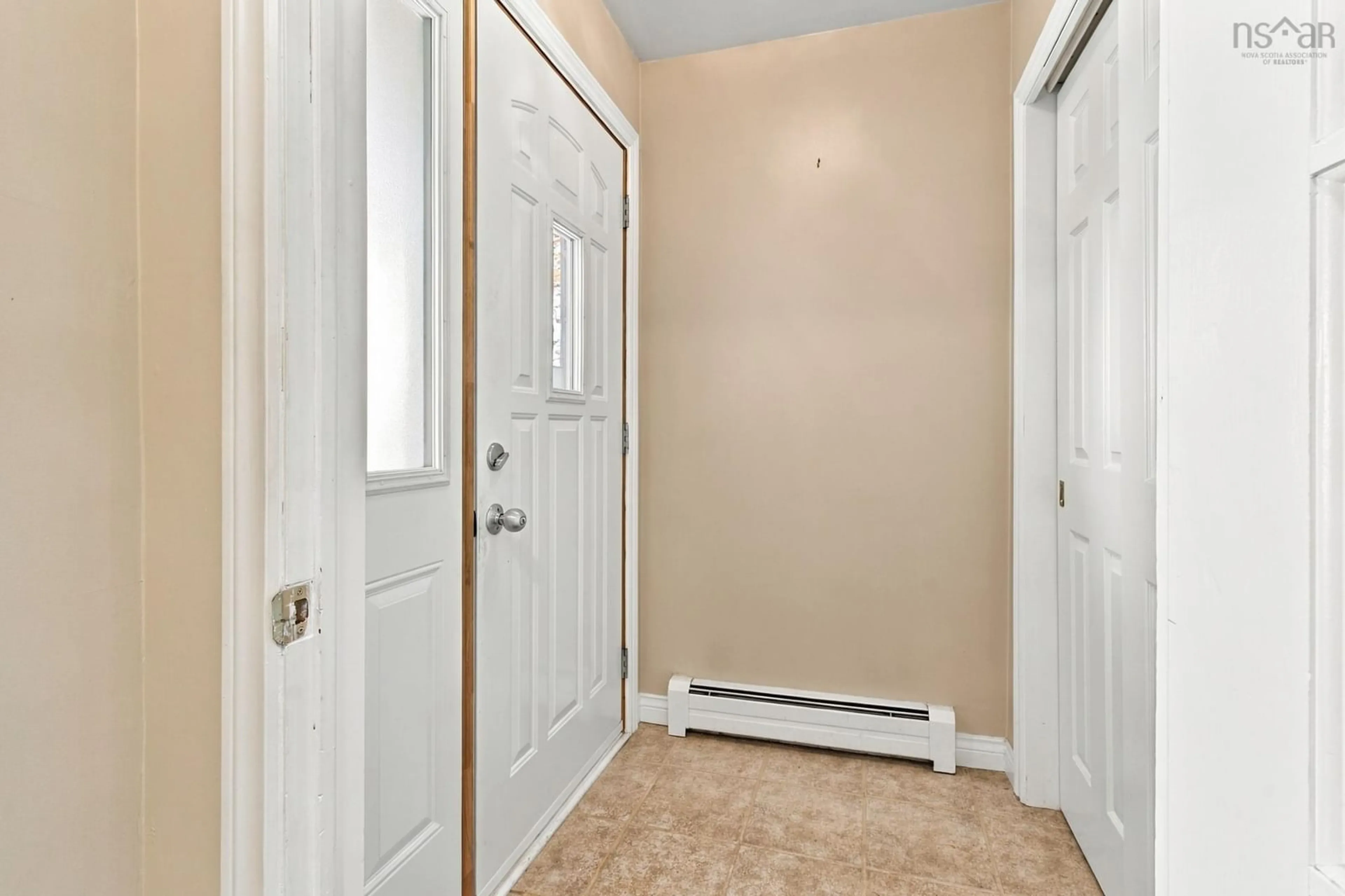 Indoor entryway for 7 Summit Heights Rd, Dartmouth Nova Scotia B2Y 3X5