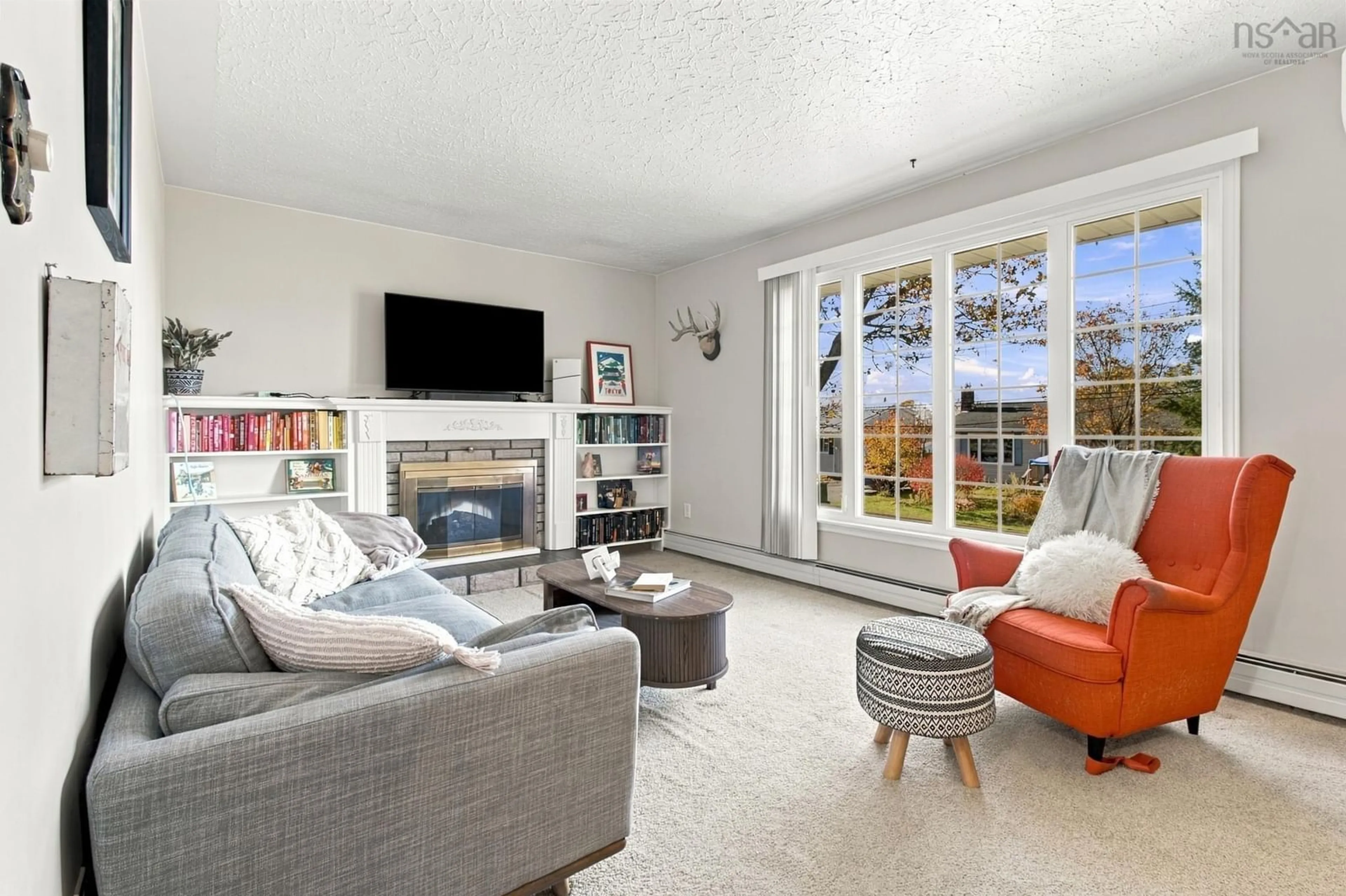 Living room with furniture, unknown for 7 Summit Heights Rd, Dartmouth Nova Scotia B2Y 3X5