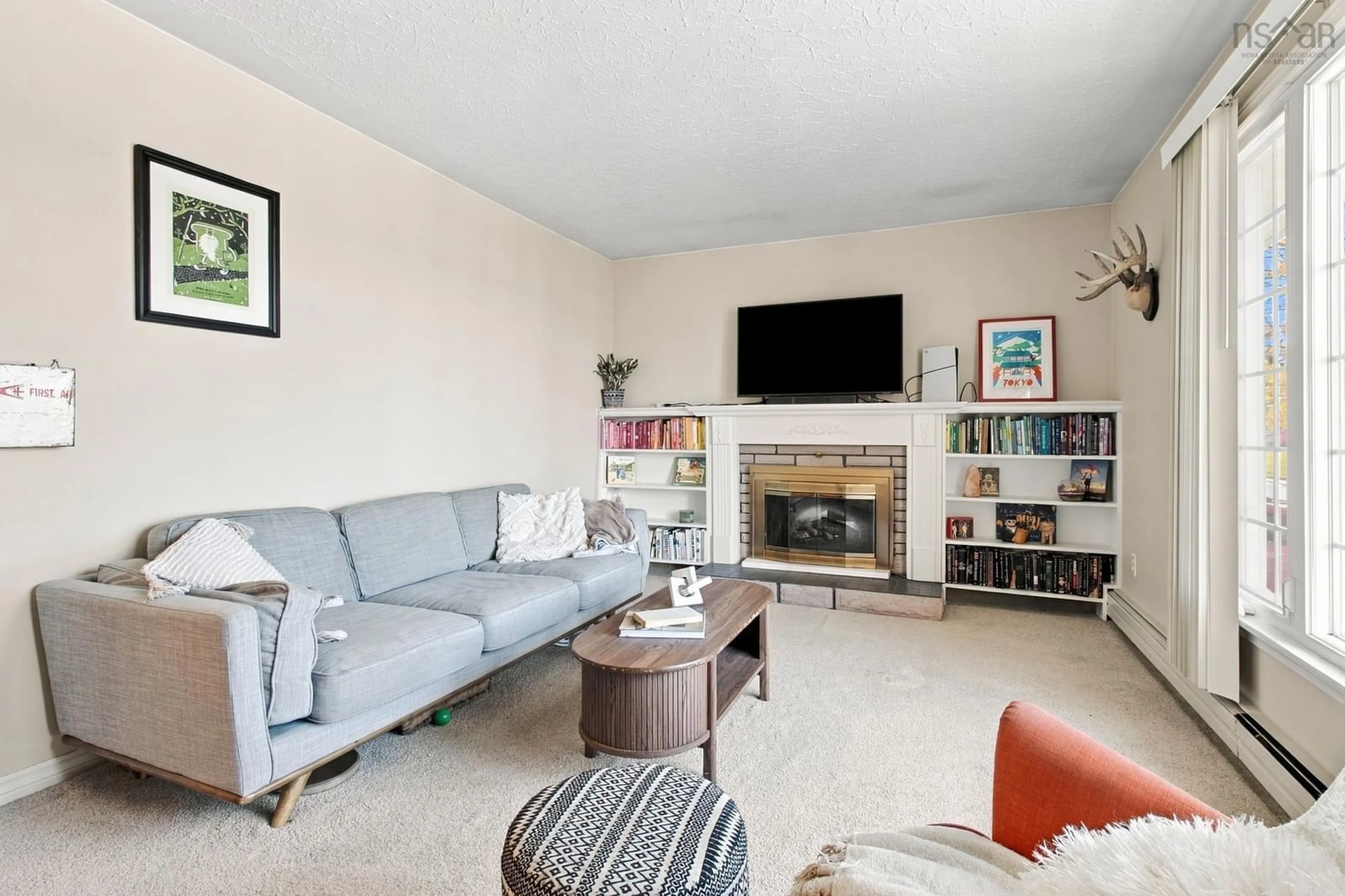 Living room with furniture, unknown for 7 Summit Heights Rd, Dartmouth Nova Scotia B2Y 3X5