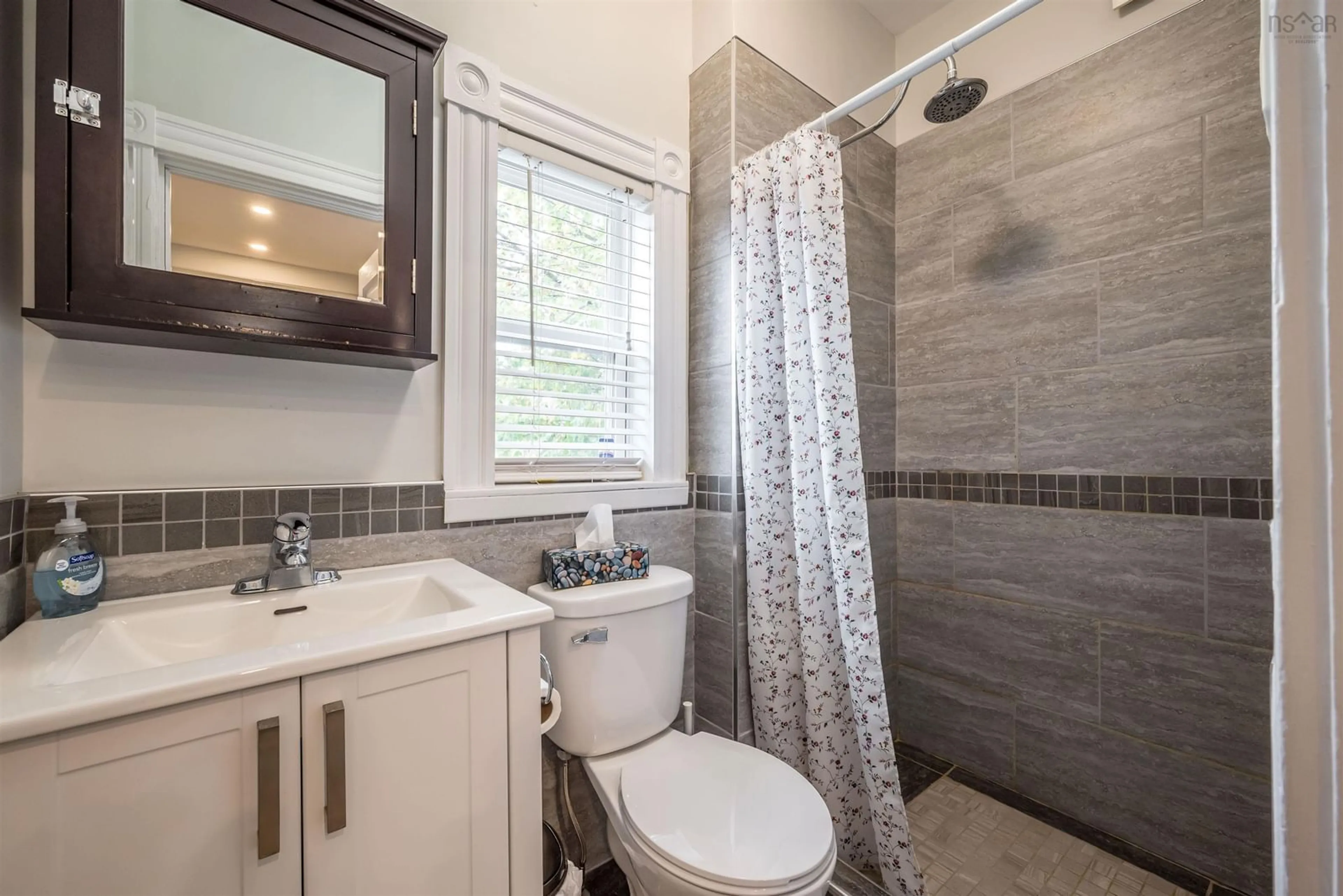 Standard bathroom, ceramic/tile floor for 6307 Chebucto Rd, Halifax Nova Scotia B3L 1K9