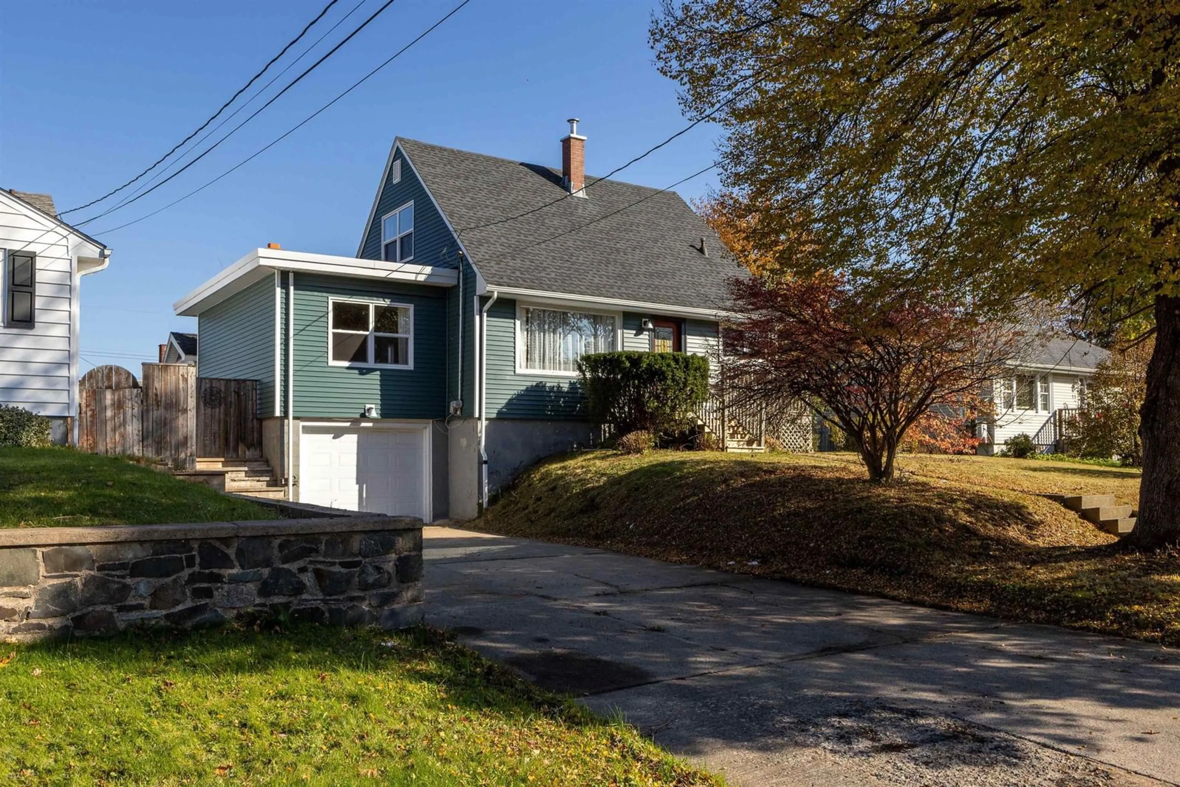 A pic from outside/outdoor area/front of a property/back of a property/a pic from drone, street for 21 Margaree Pky, Dartmouth Nova Scotia B2W 1R5