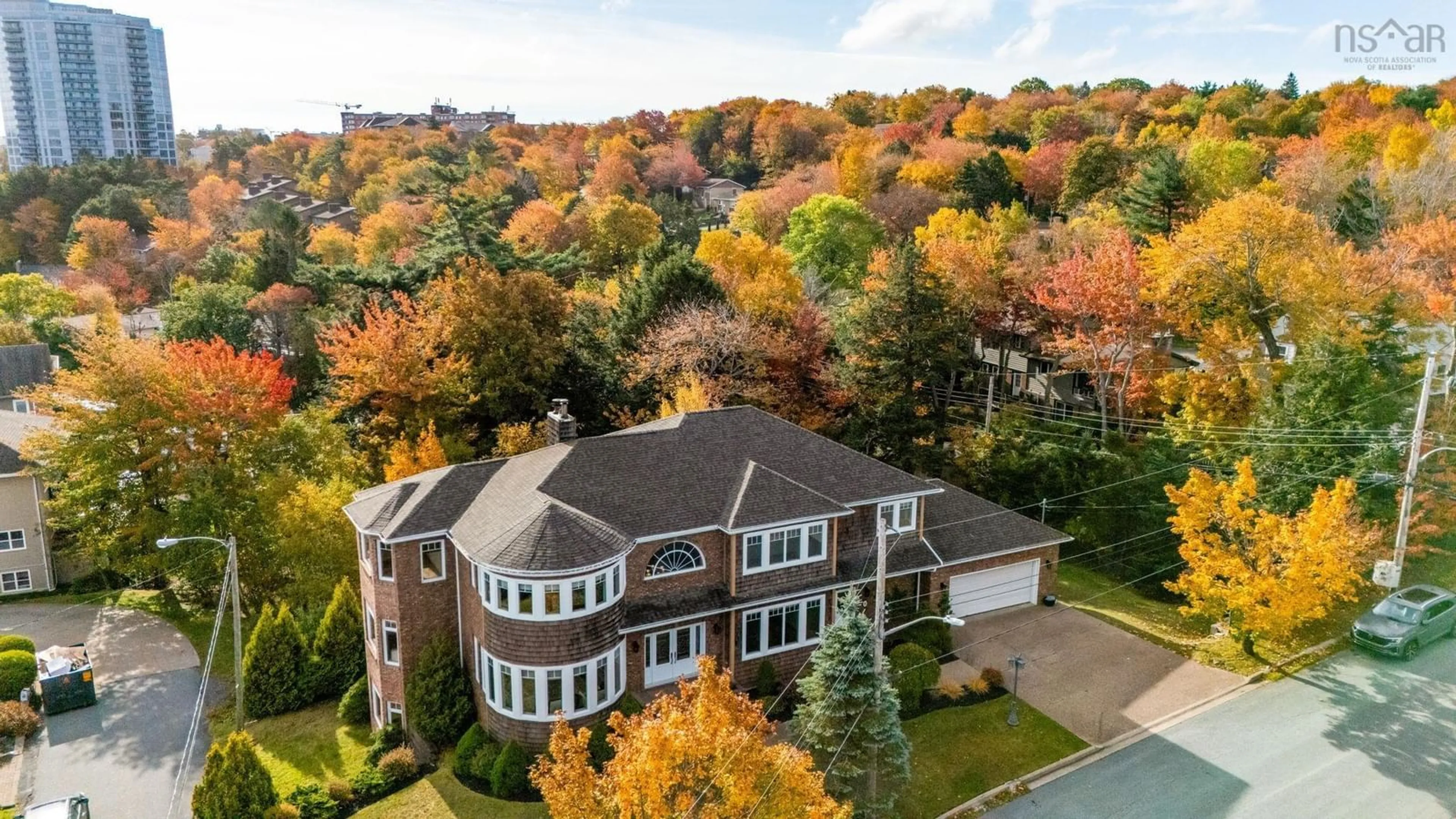 A pic from outside/outdoor area/front of a property/back of a property/a pic from drone, unknown for 19 Lookoff Lane, Halifax Nova Scotia B3M 4R4