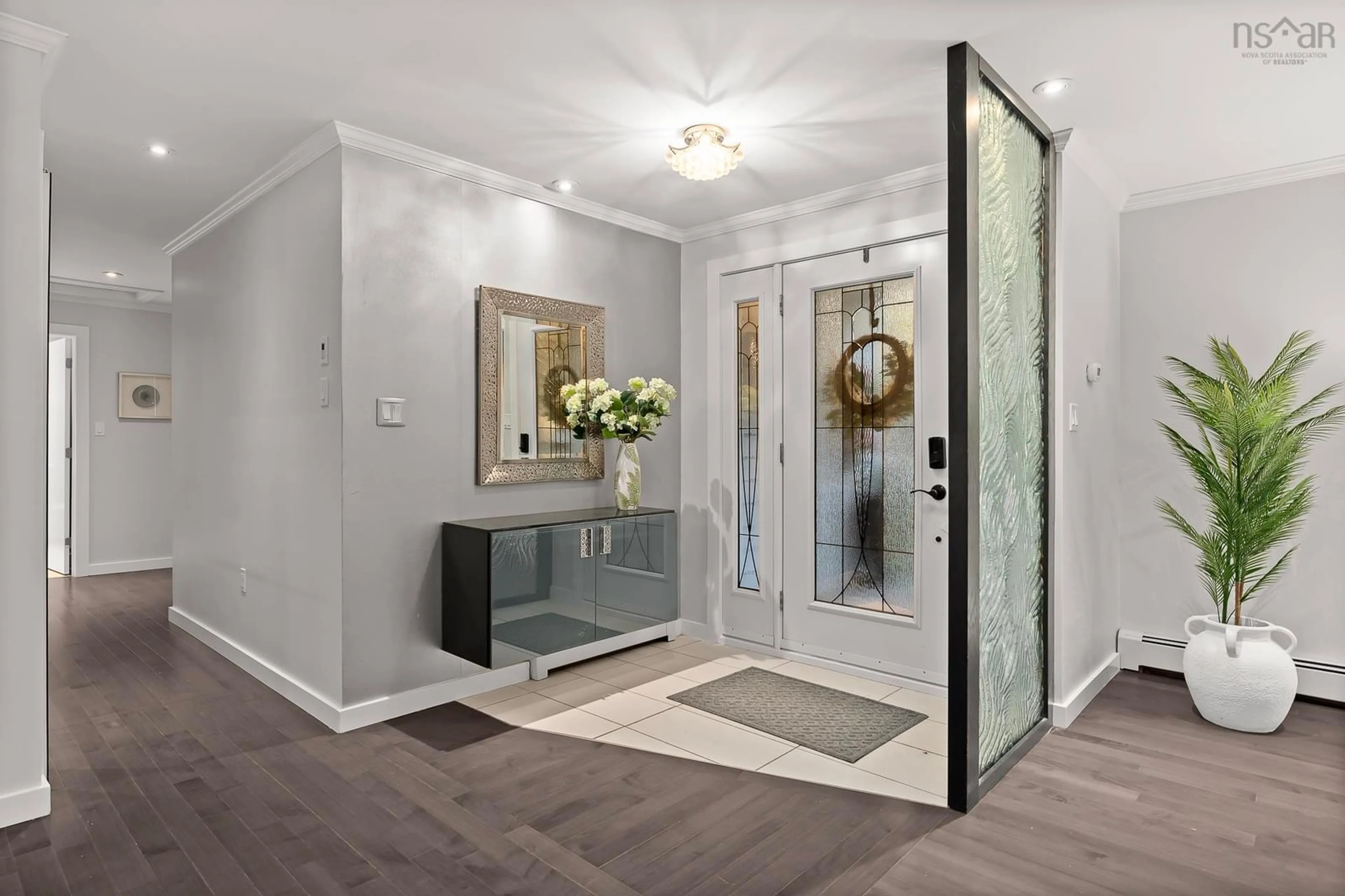 Indoor entryway for 75 Lake Dr, Bedford Nova Scotia B4A 1J1
