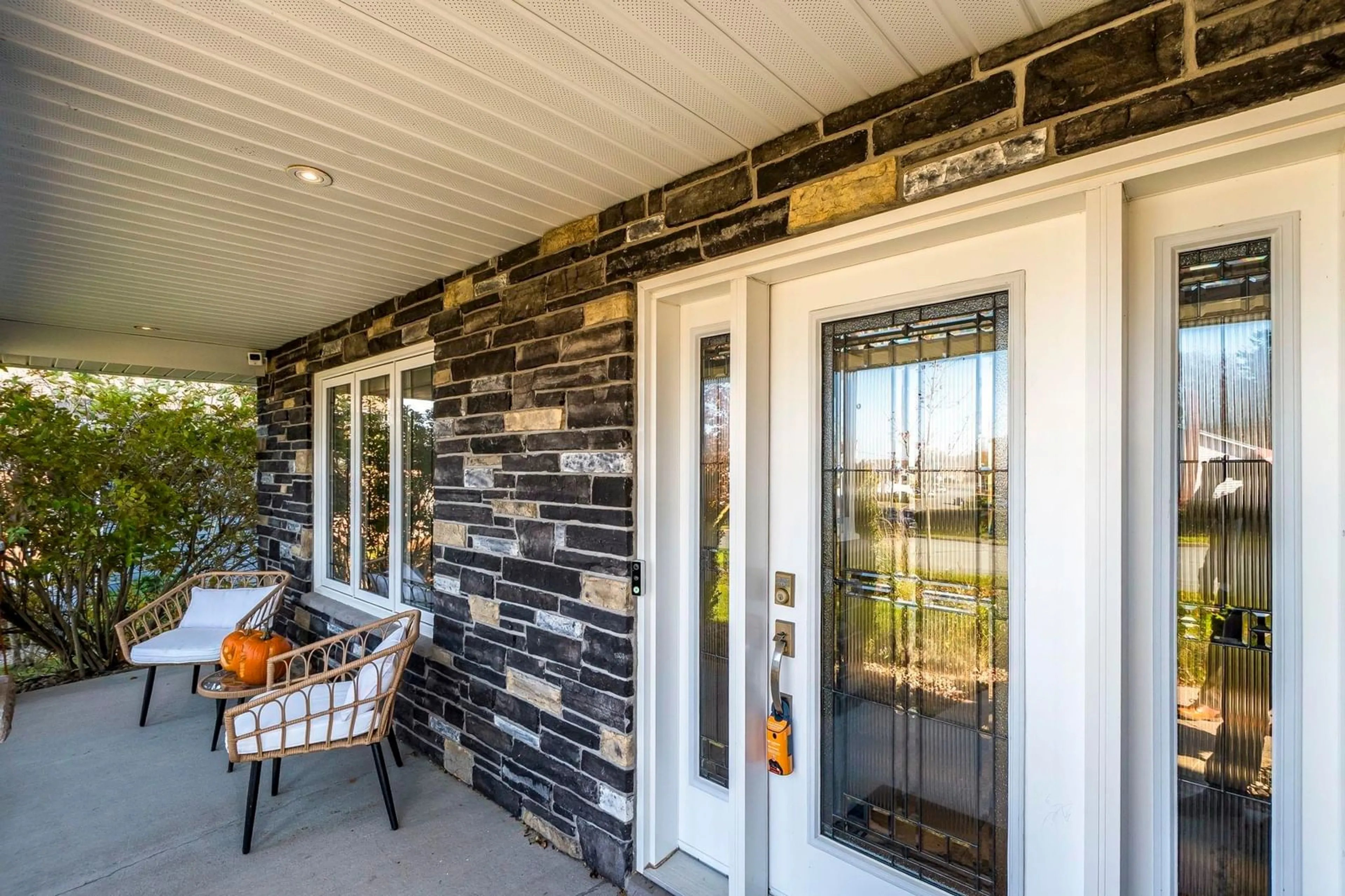 Indoor entryway for 114 Maplewood Dr, Cole Harbour Nova Scotia B2V 2R1