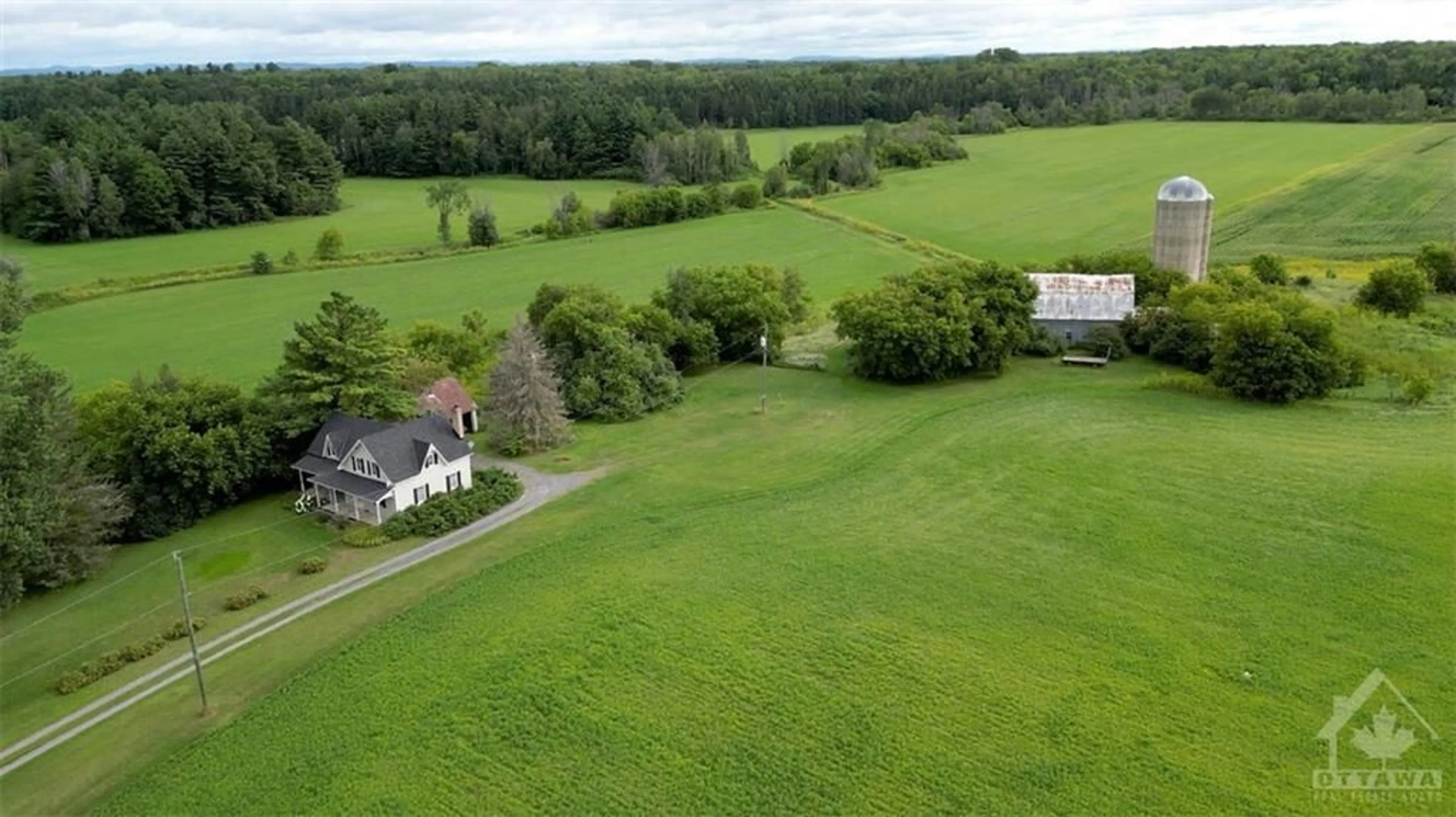 2691 CANAAN Rd, Sarsfield, Ontario Detached Wahi