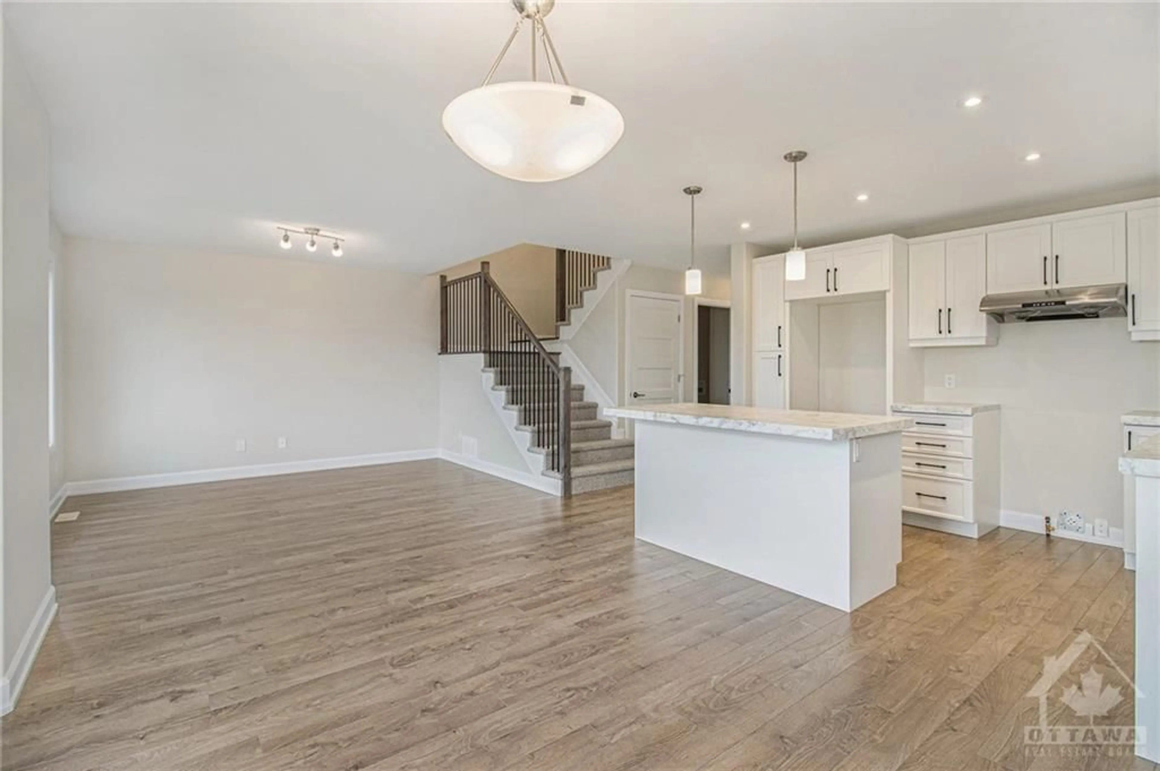 Open concept kitchen for 911 CHABLIS Cres, Embrun Ontario K0A 1W0