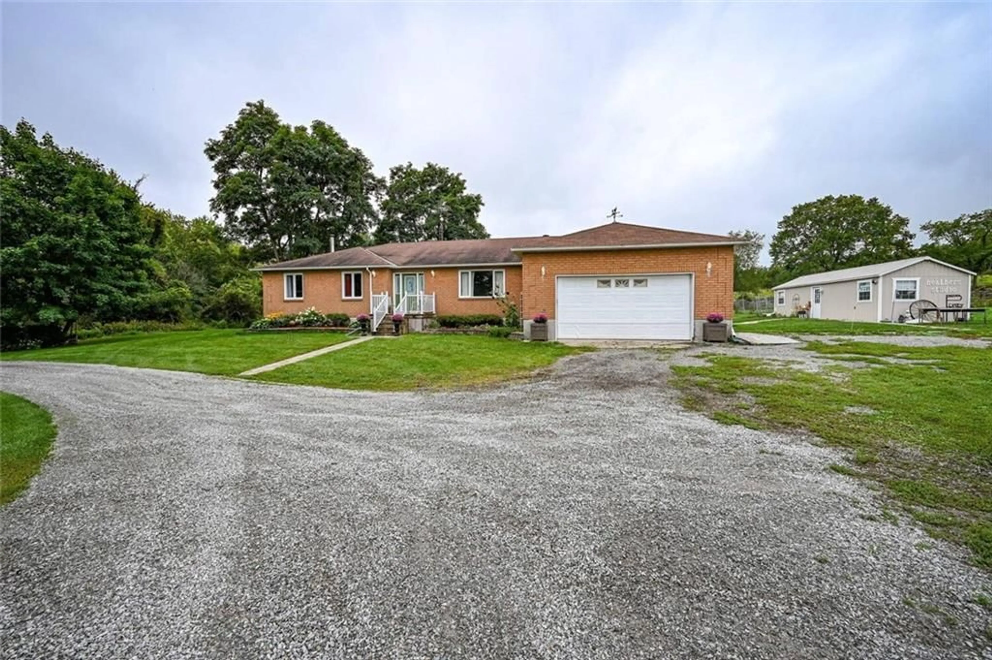 Outside view for 514 COUNTY RD 1 Rd, Smiths Falls Ontario K7A 4S5