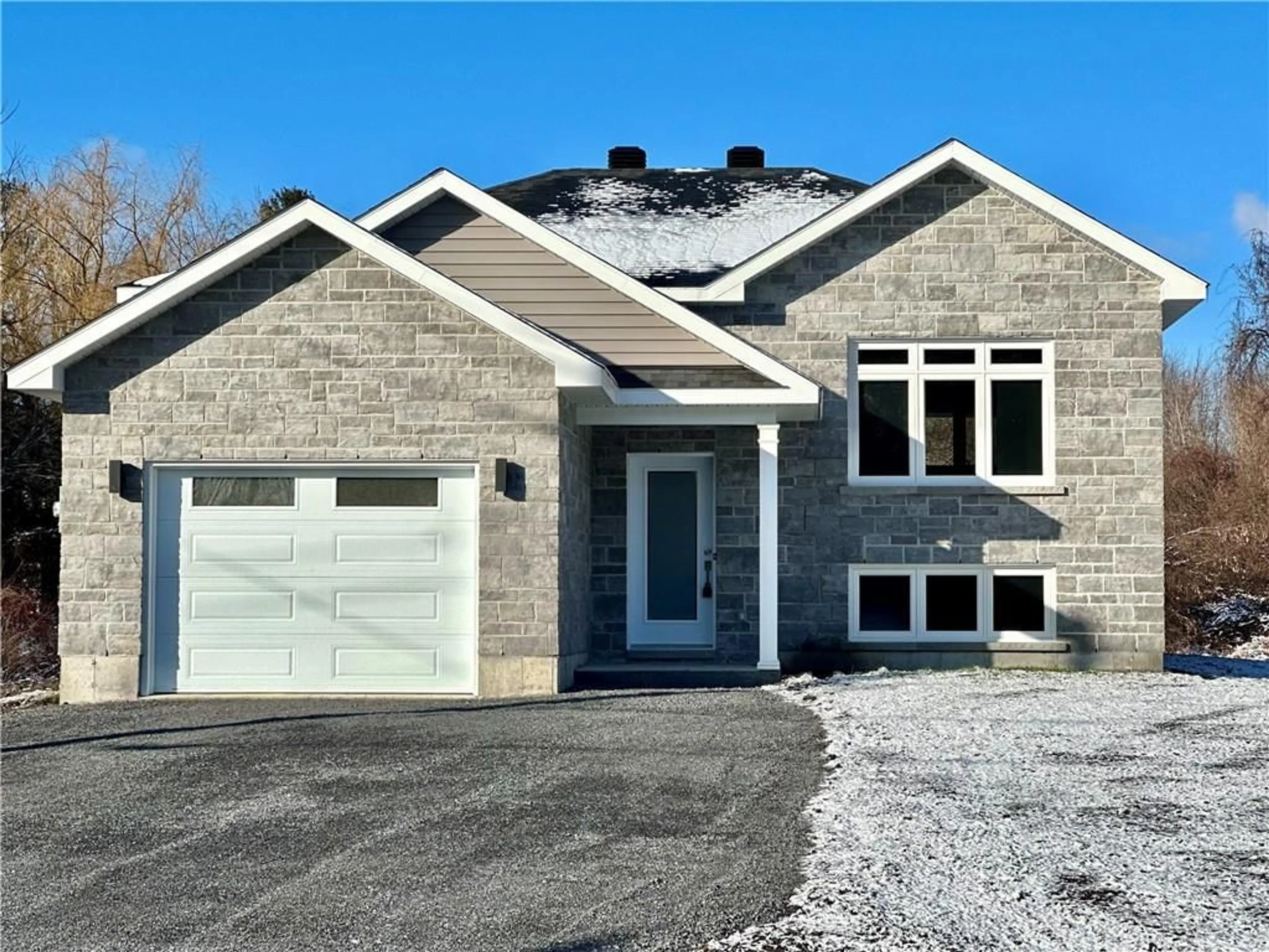 Home with brick exterior material for 21473 MACGREGOR Dr, Bainsville Ontario K0C 1E0