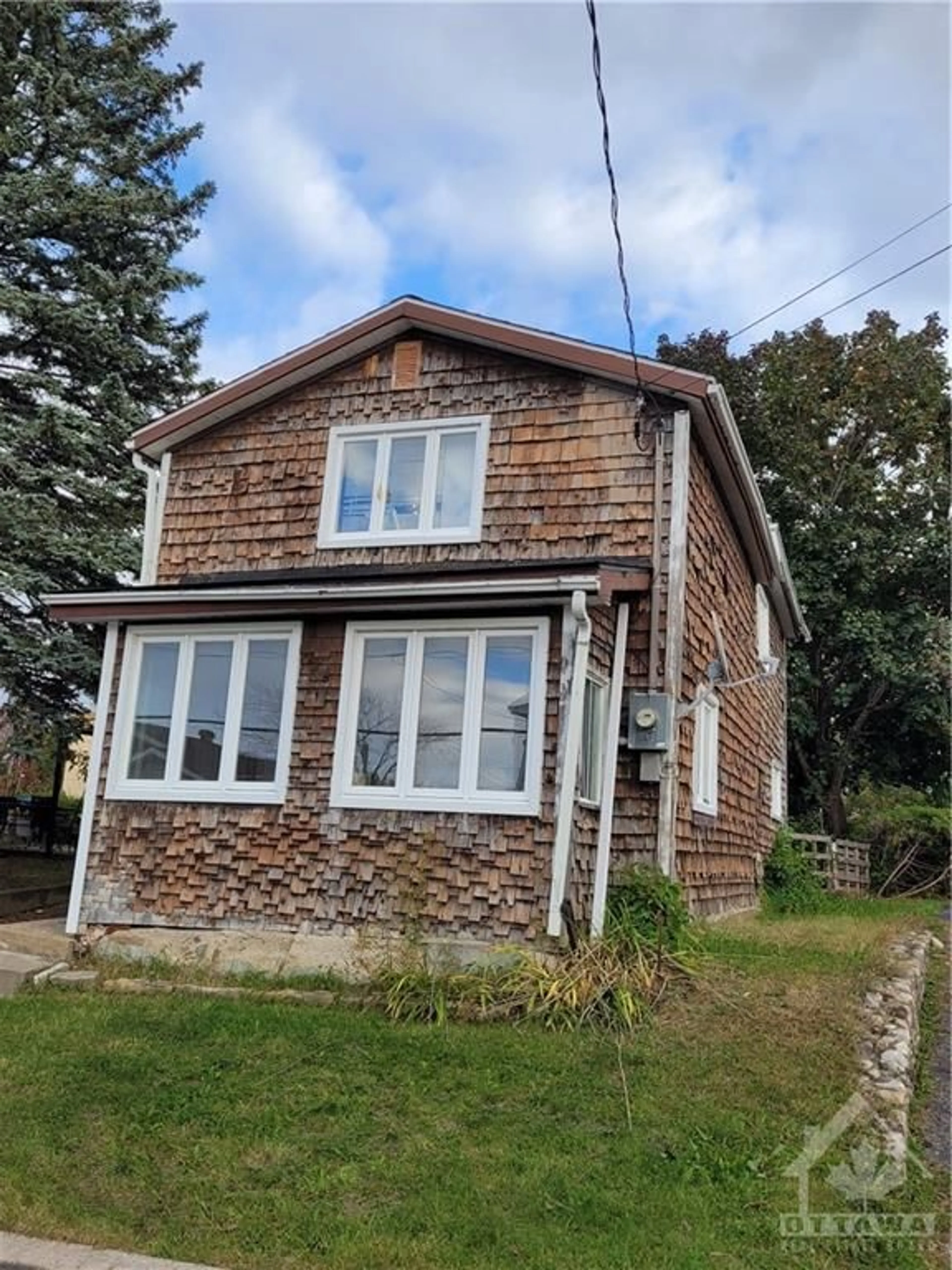 Cottage for 427 CATHERINE St, Hawkesbury Ontario K6A 1Z8