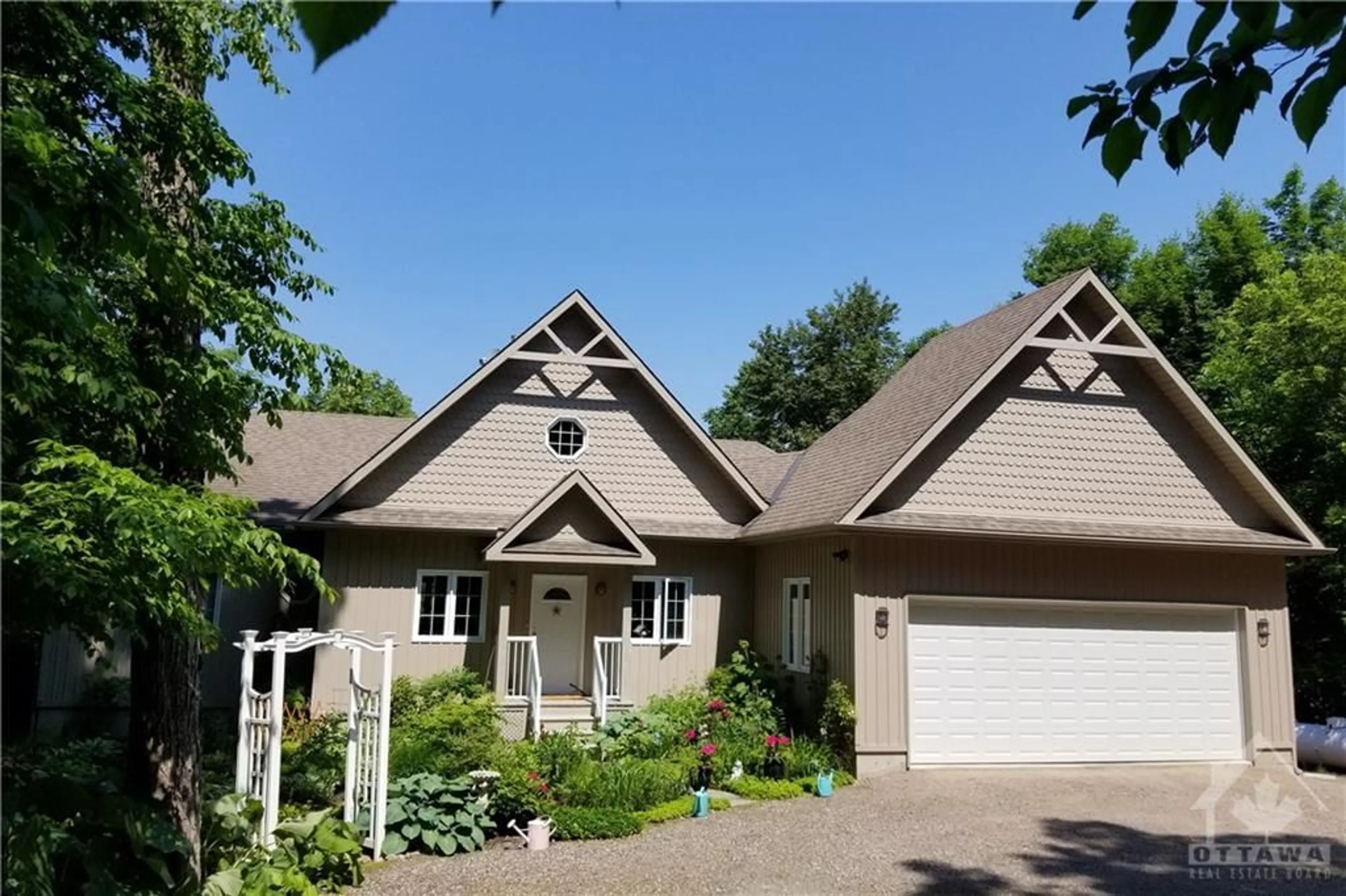 Frontside or backside of a home for 154 BLUFF POINT Dr, Calabogie Ontario K0J 1H0