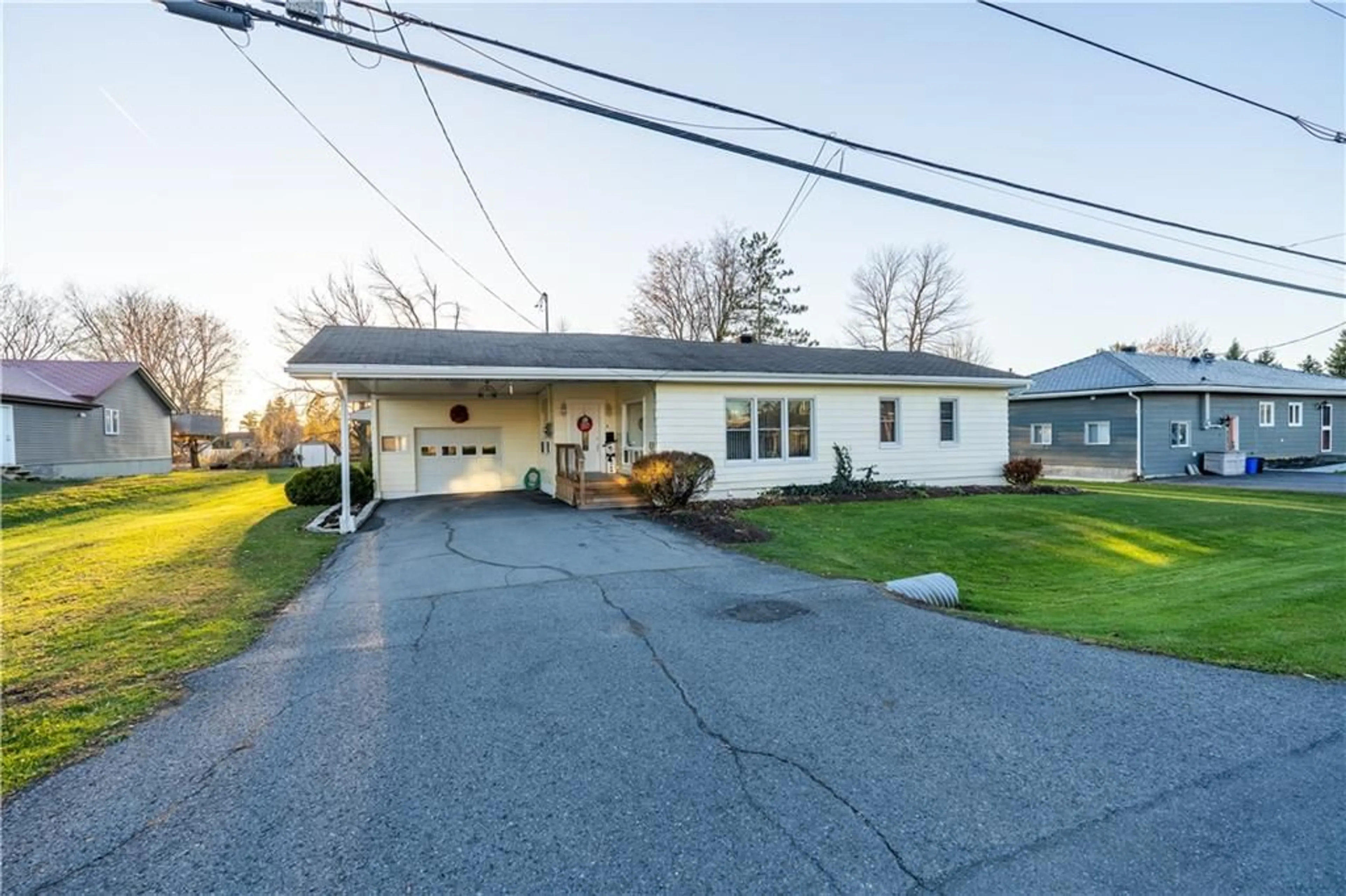 Frontside or backside of a home for 6730 PURCELL Rd, Cornwall Ontario K6H 7R5