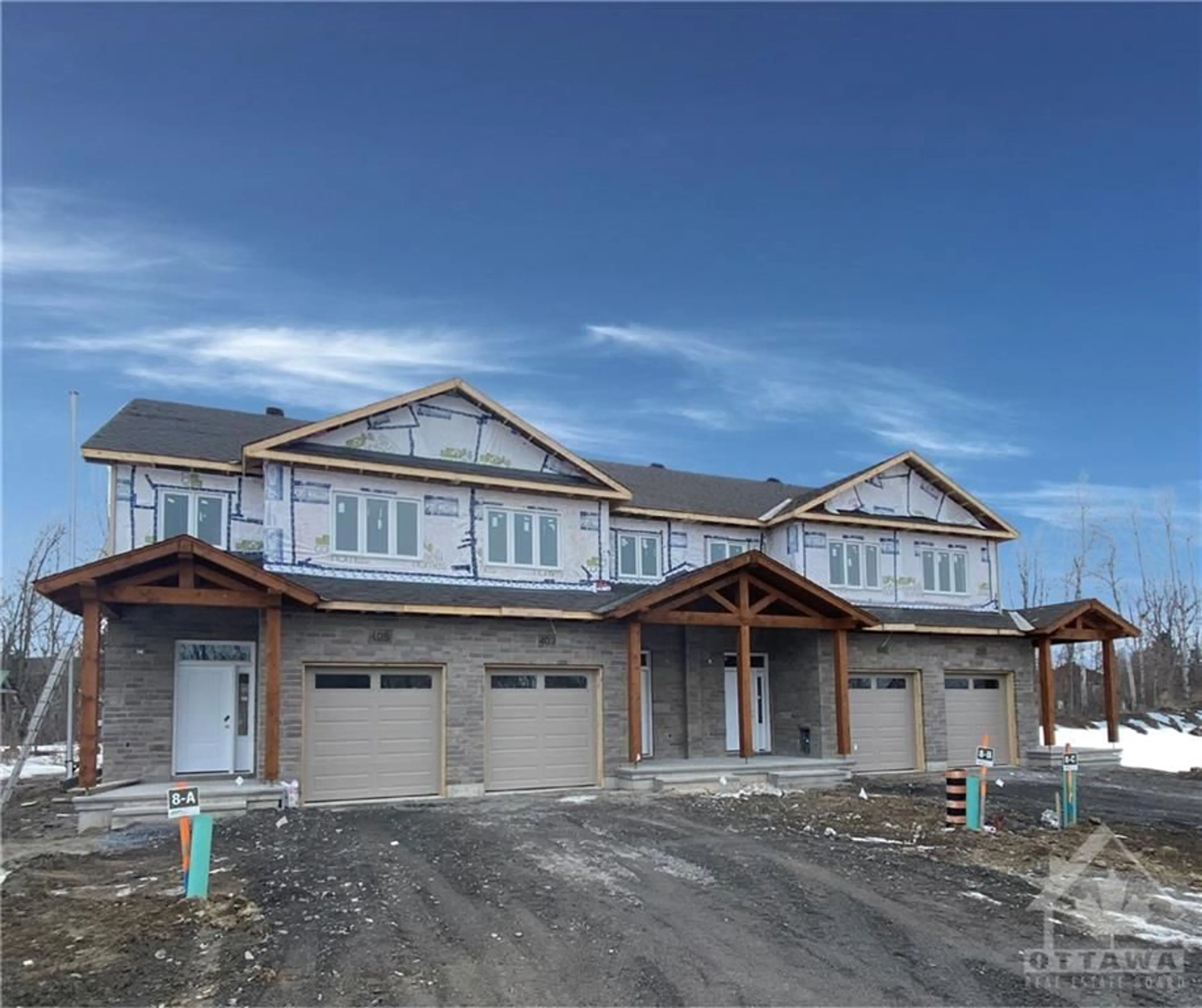 A pic from exterior of the house or condo for 393 VOYAGEUR Pl, Embrun Ontario K0A 1W0