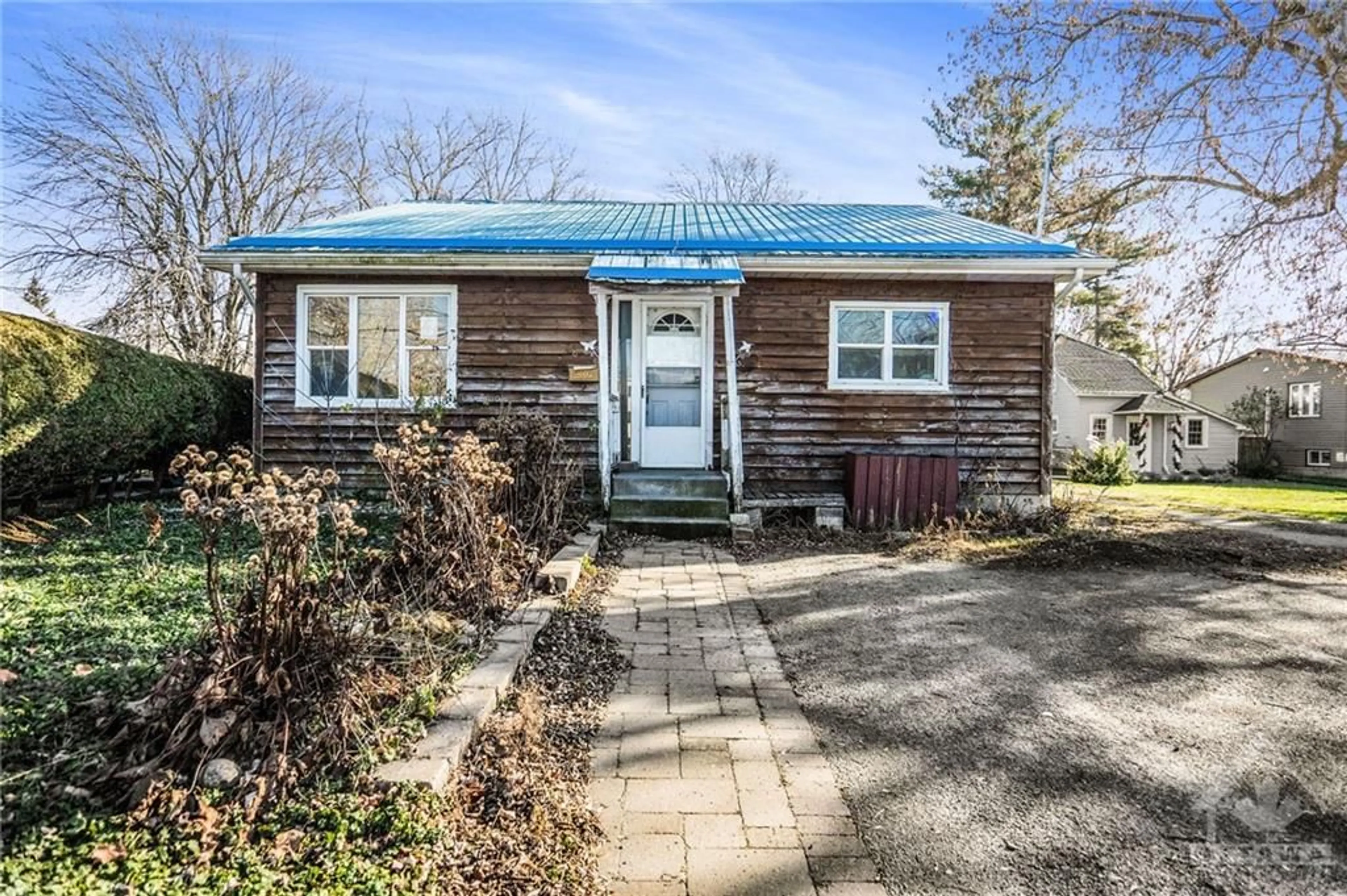 Cottage for 11 BROADWAY Ave, Brockville Ontario K6V 1T9