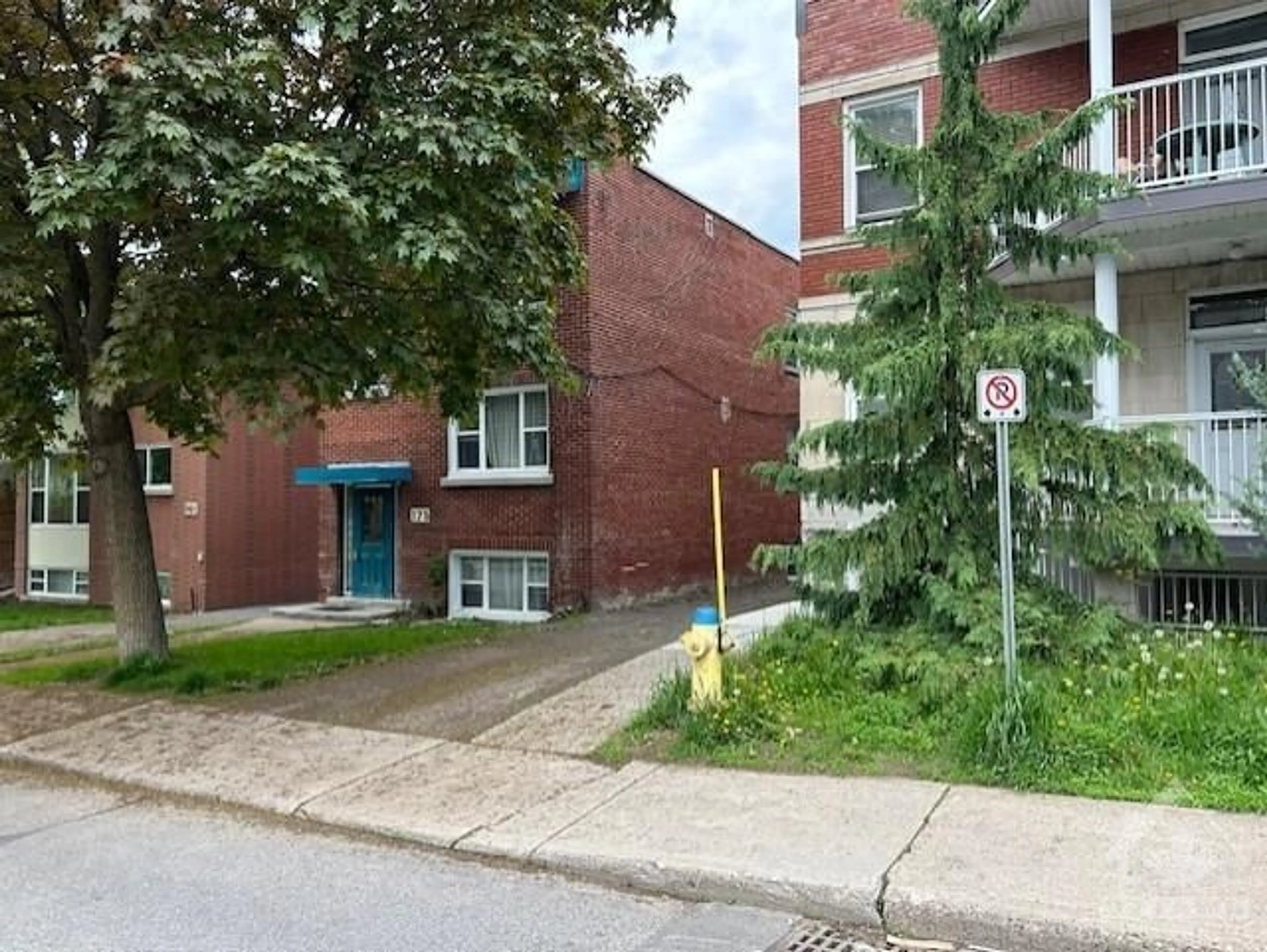 A pic from exterior of the house or condo for 175 GOULBURN Ave, Ottawa Ontario K1N 8E3