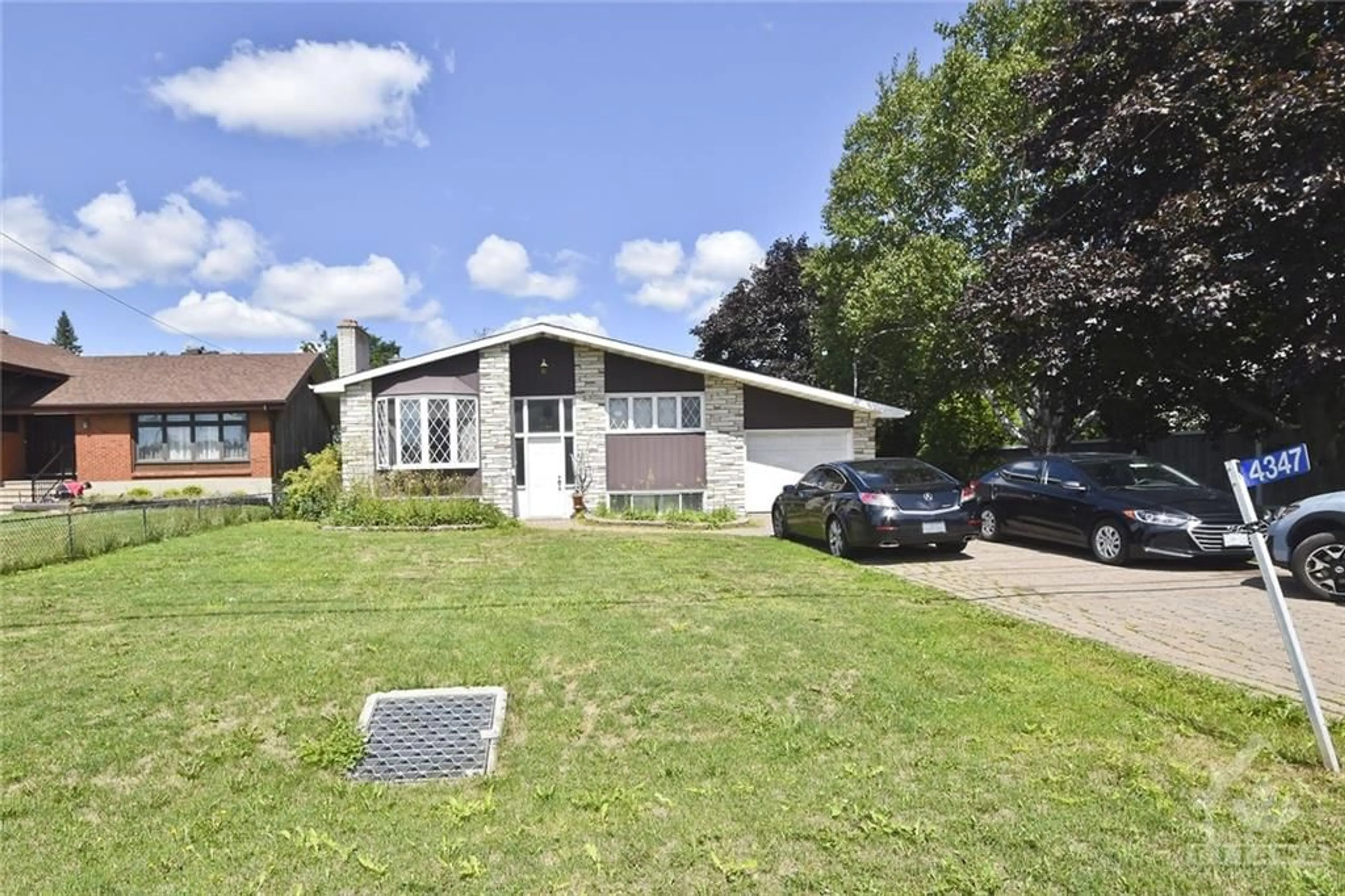 Frontside or backside of a home for 4347 INNES Rd, Ottawa Ontario K1C 1T1