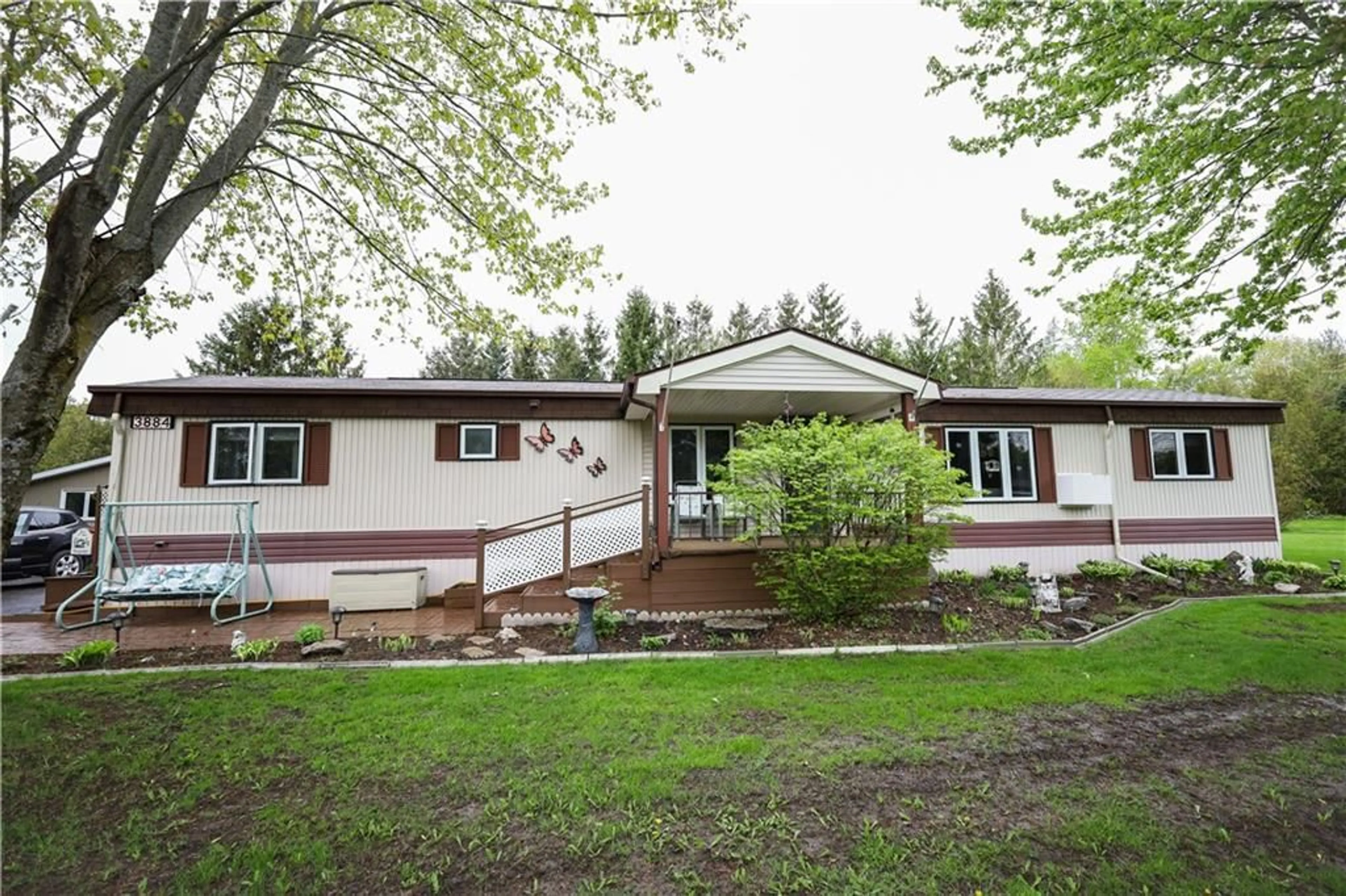 Frontside or backside of a home for 3884 BOBBY St, Alexandria Ontario K0C 1A0
