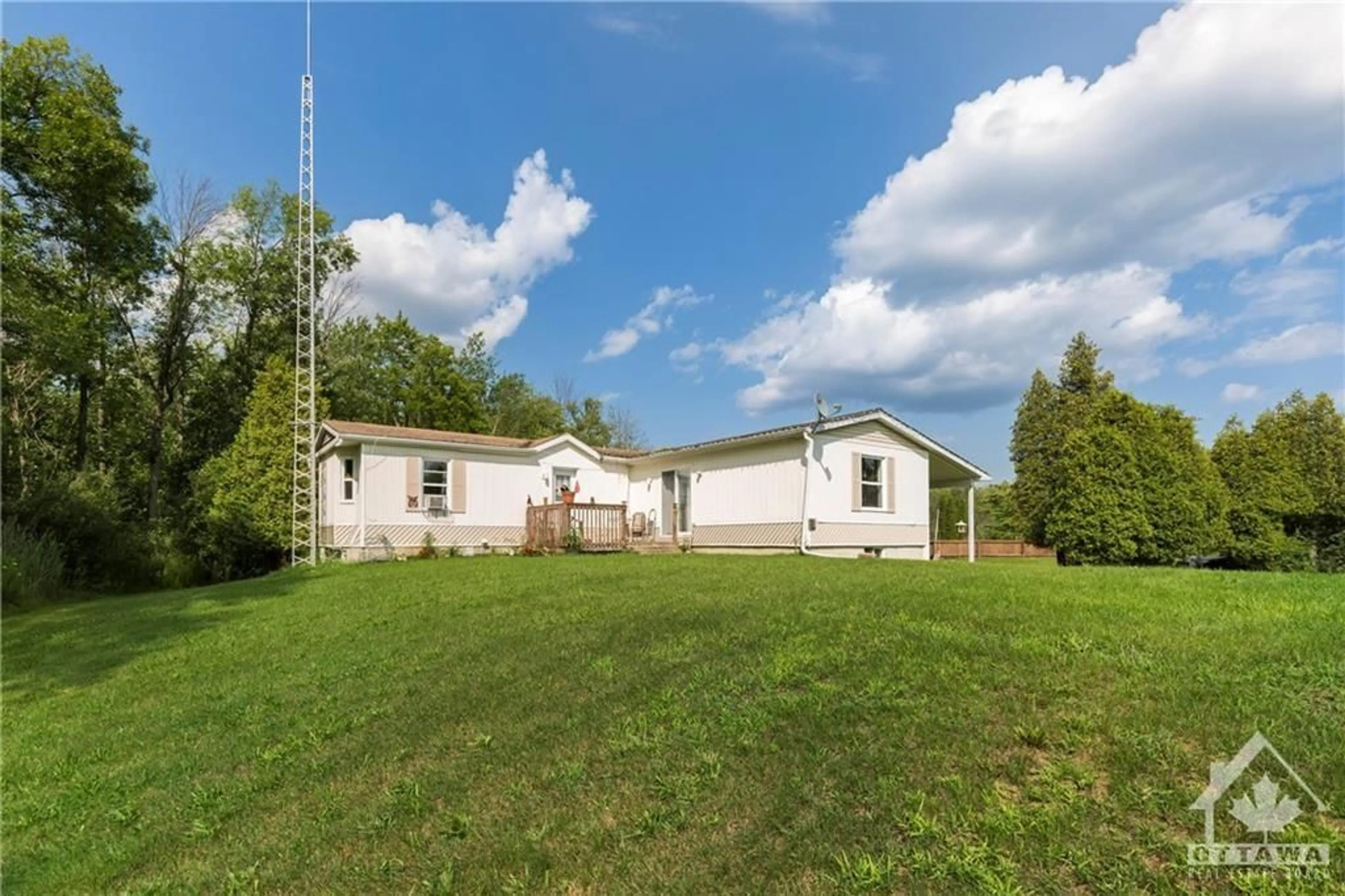 Street view for 13425 COUNTY RD 2 Rd, Morrisburg Ontario K0C 1X0