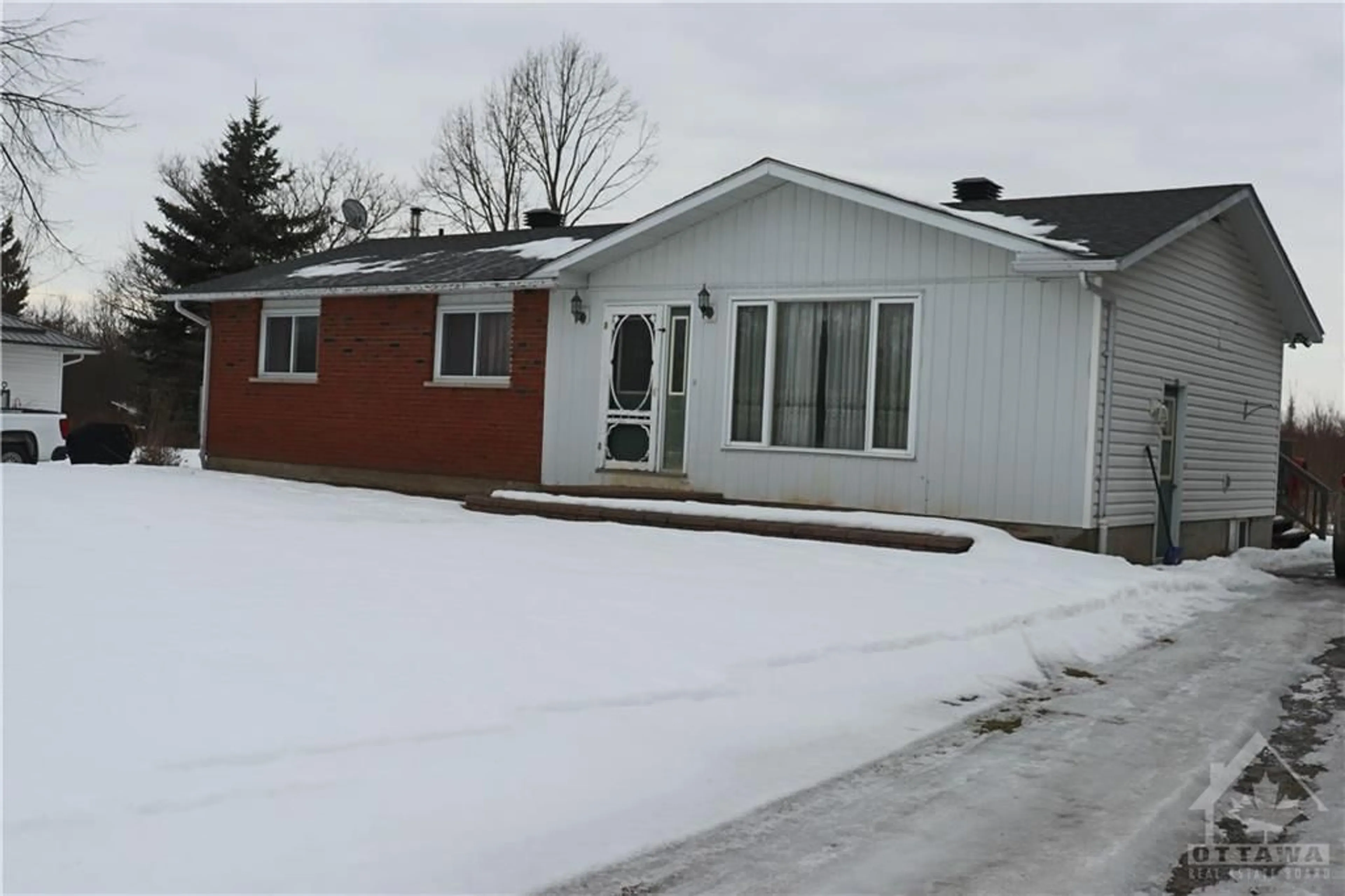 Home with unknown exterior material for 6772 Roger Stevens Dr, Smiths Falls Ontario K7A 4S6