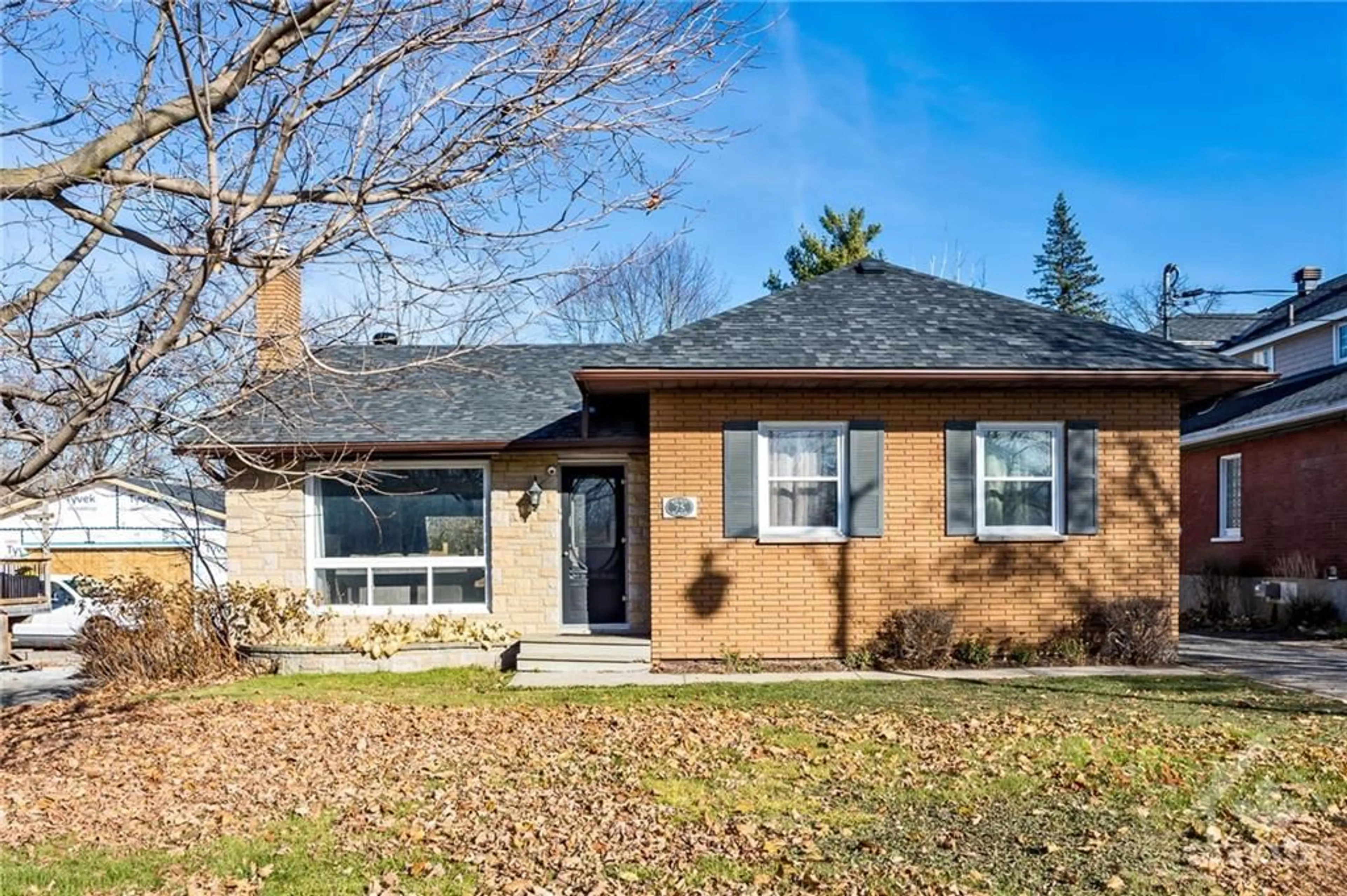 Home with brick exterior material for 75 WILSON St, Perth Ontario K7H 2N7