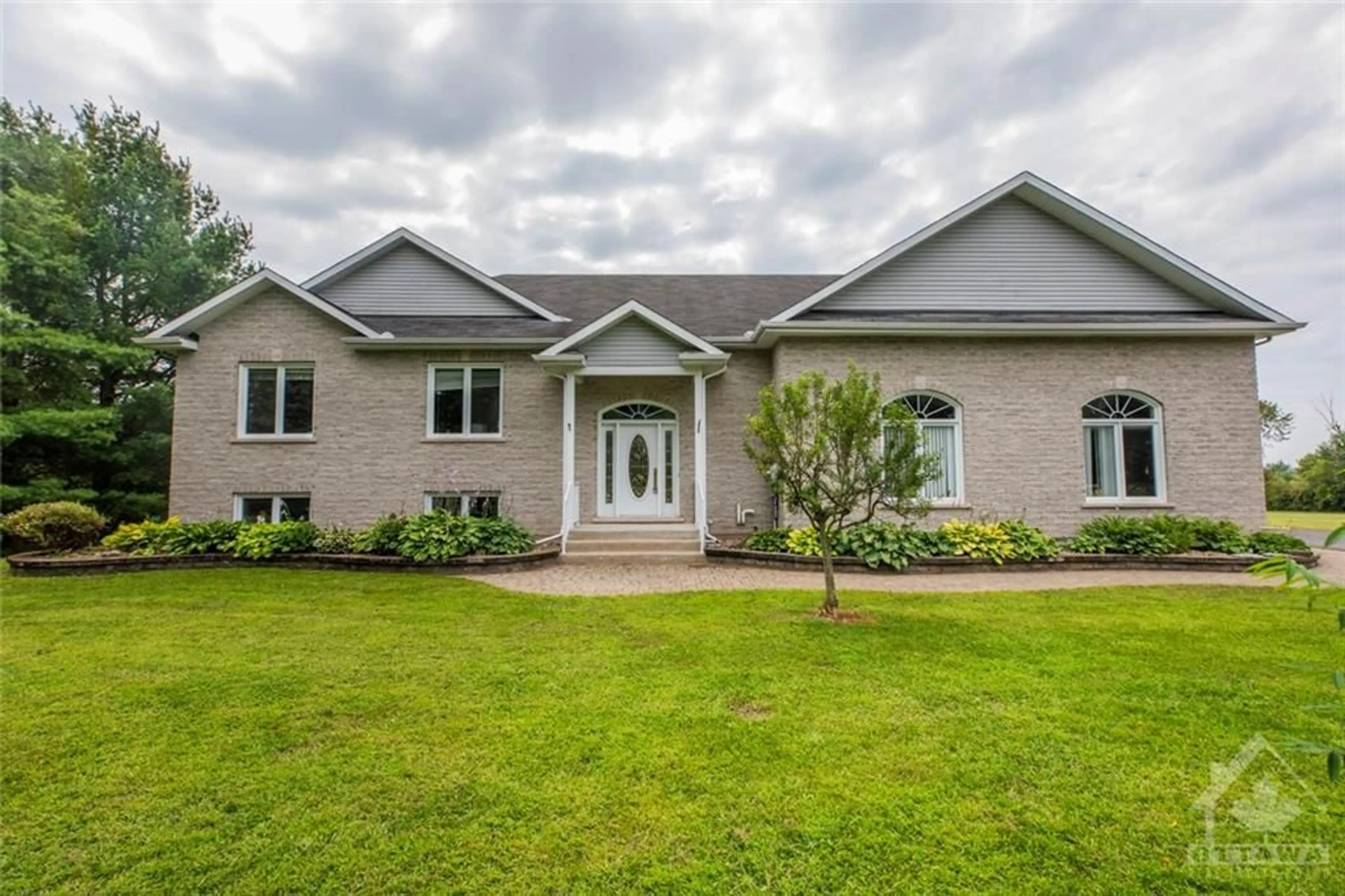 Frontside or backside of a home for 3782 ETIENNE Rd, Sarsfield Ontario K0A 3E0