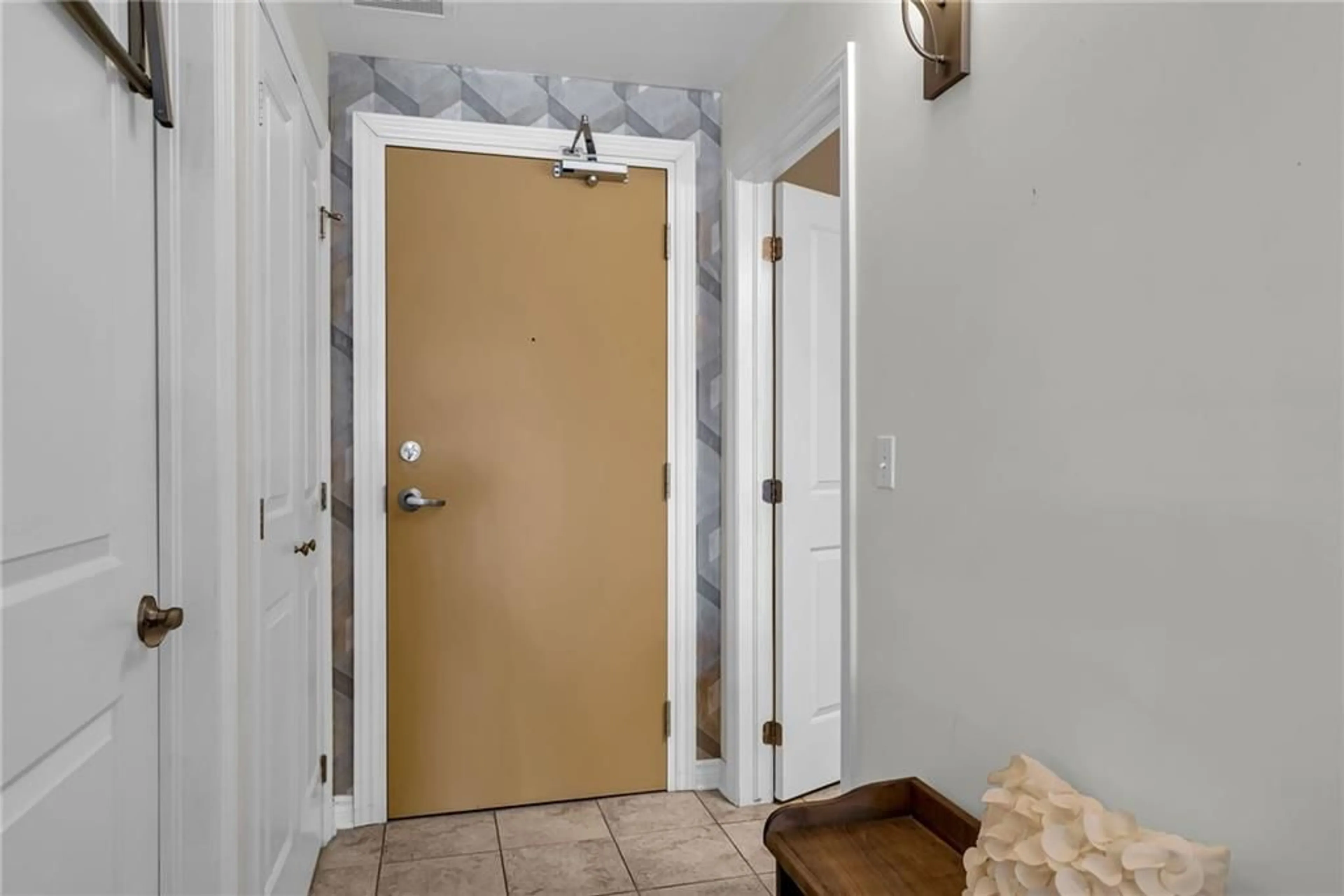 Indoor entryway for 710 COTTON MILL St #305, Cornwall Ontario K6H 7L3