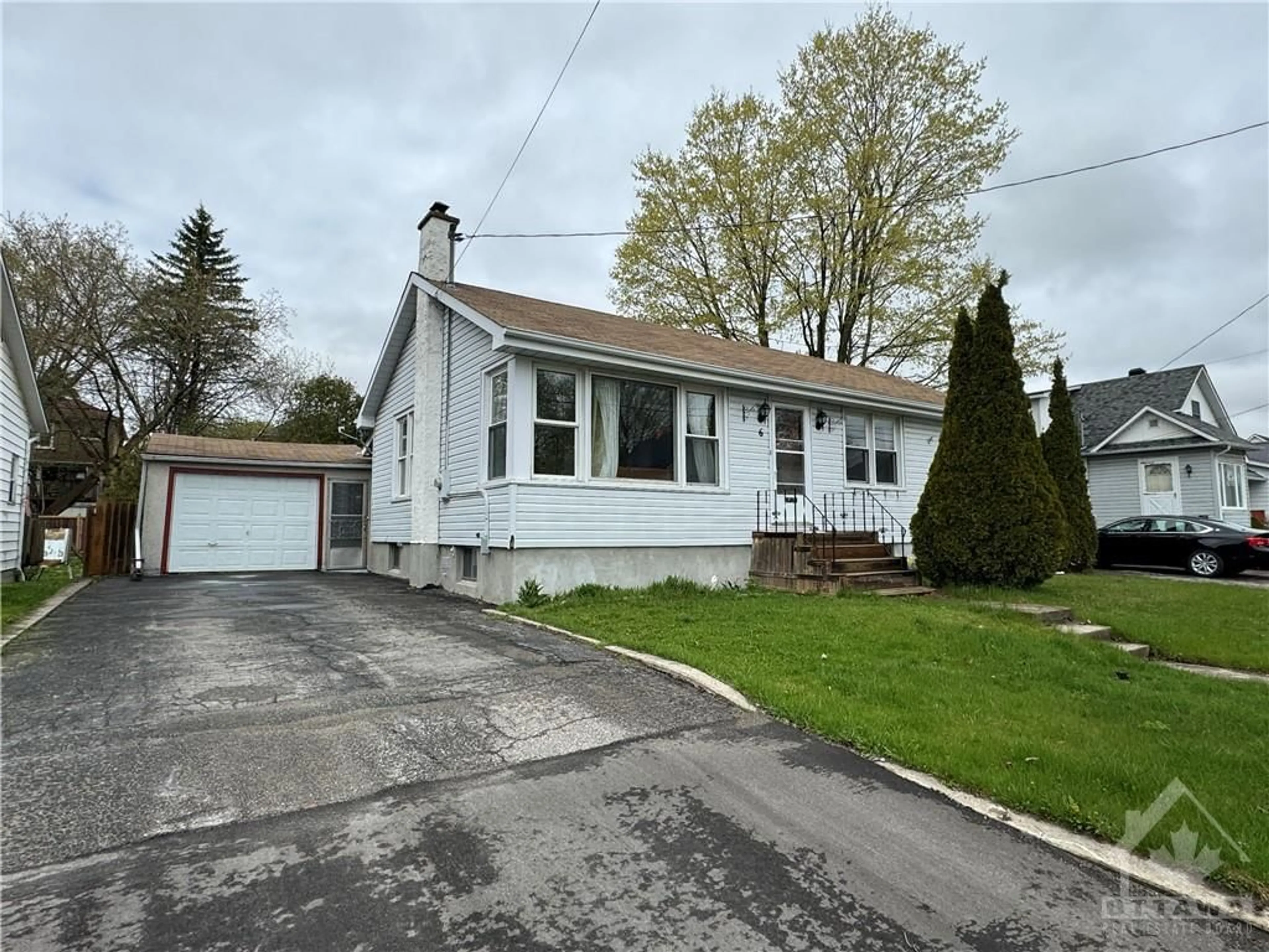 Frontside or backside of a home for 6 CATHERINE St, Smiths Falls Ontario K7A 3Z8