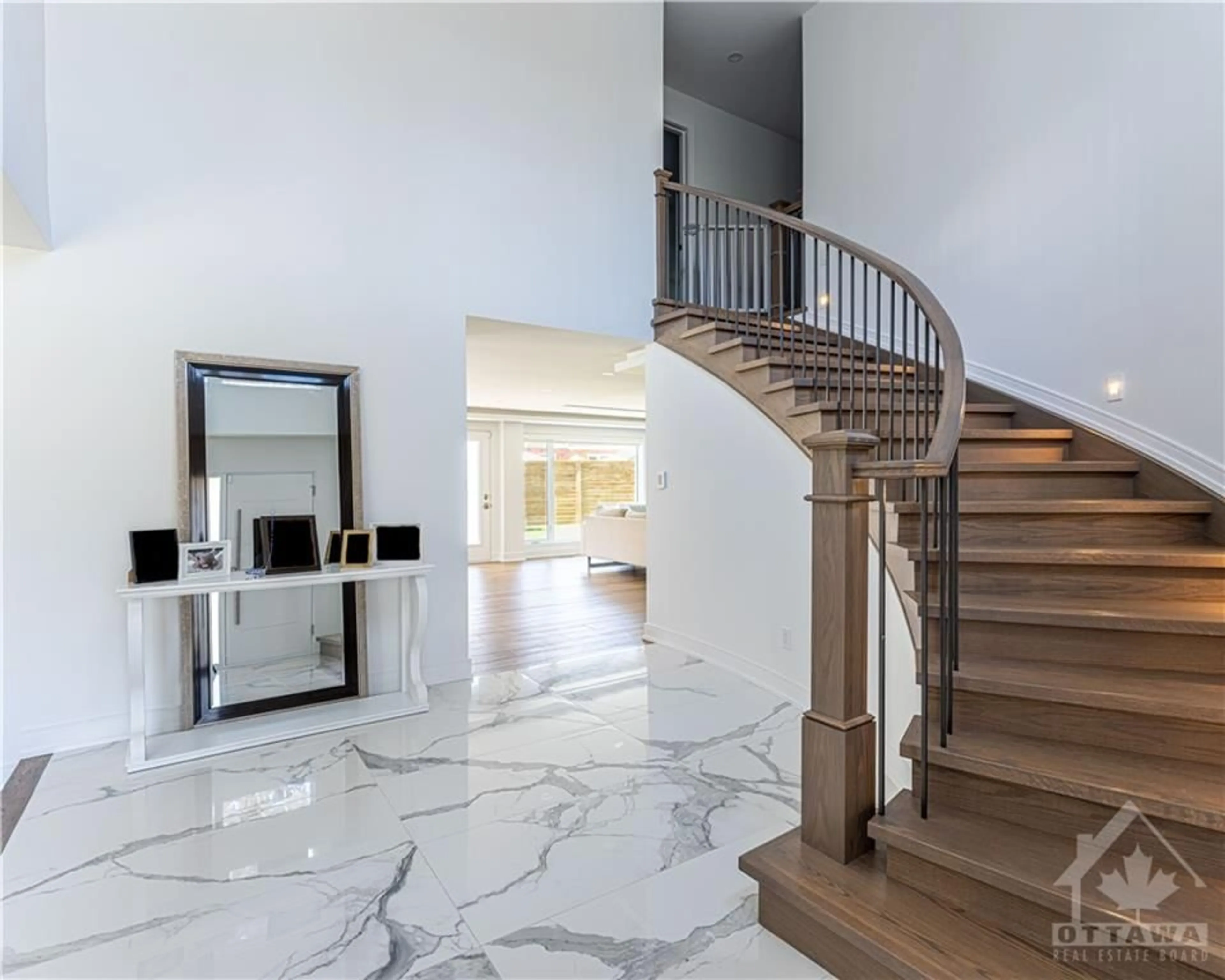 Indoor foyer, wood floors for 3 BRIDLE Crt, Ottawa Ontario K1V 9Y3