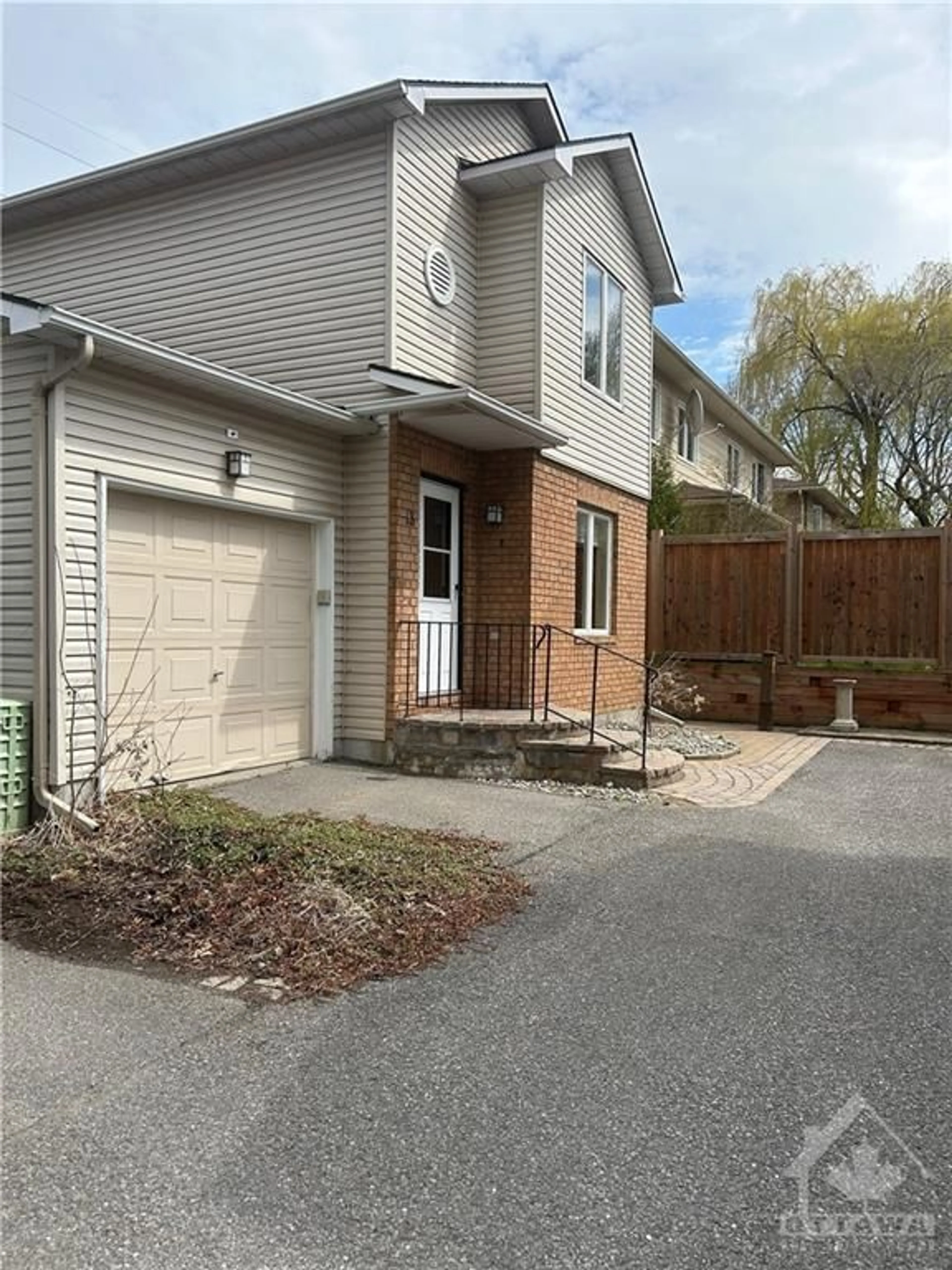 A pic from exterior of the house or condo for 583 TWEEDSMUIR Ave #13, Ottawa Ontario K1Z 5P4