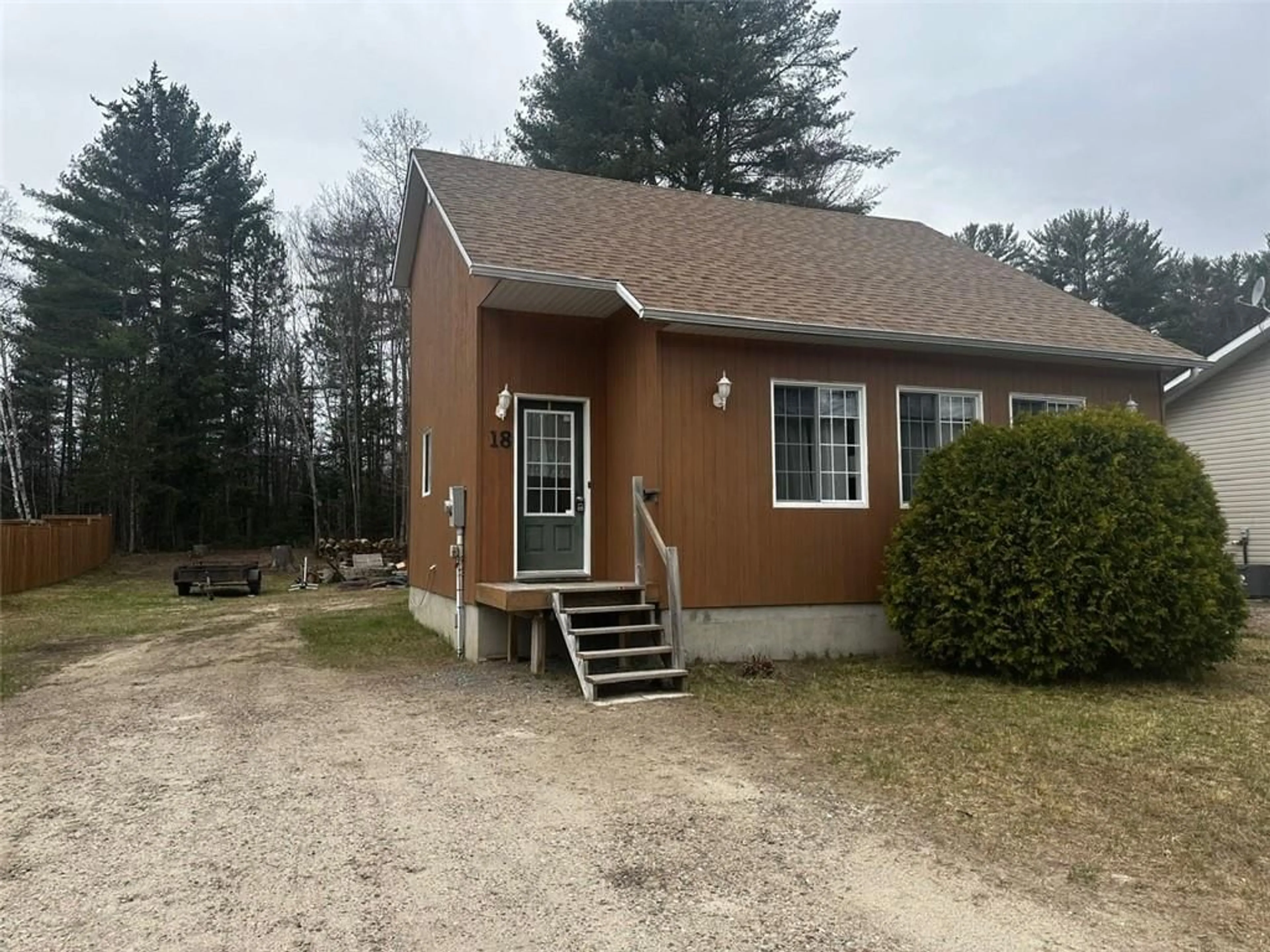 A pic from exterior of the house or condo for 18 BOB SEGUIN Dr, Chalk River Ontario K0J 1J0