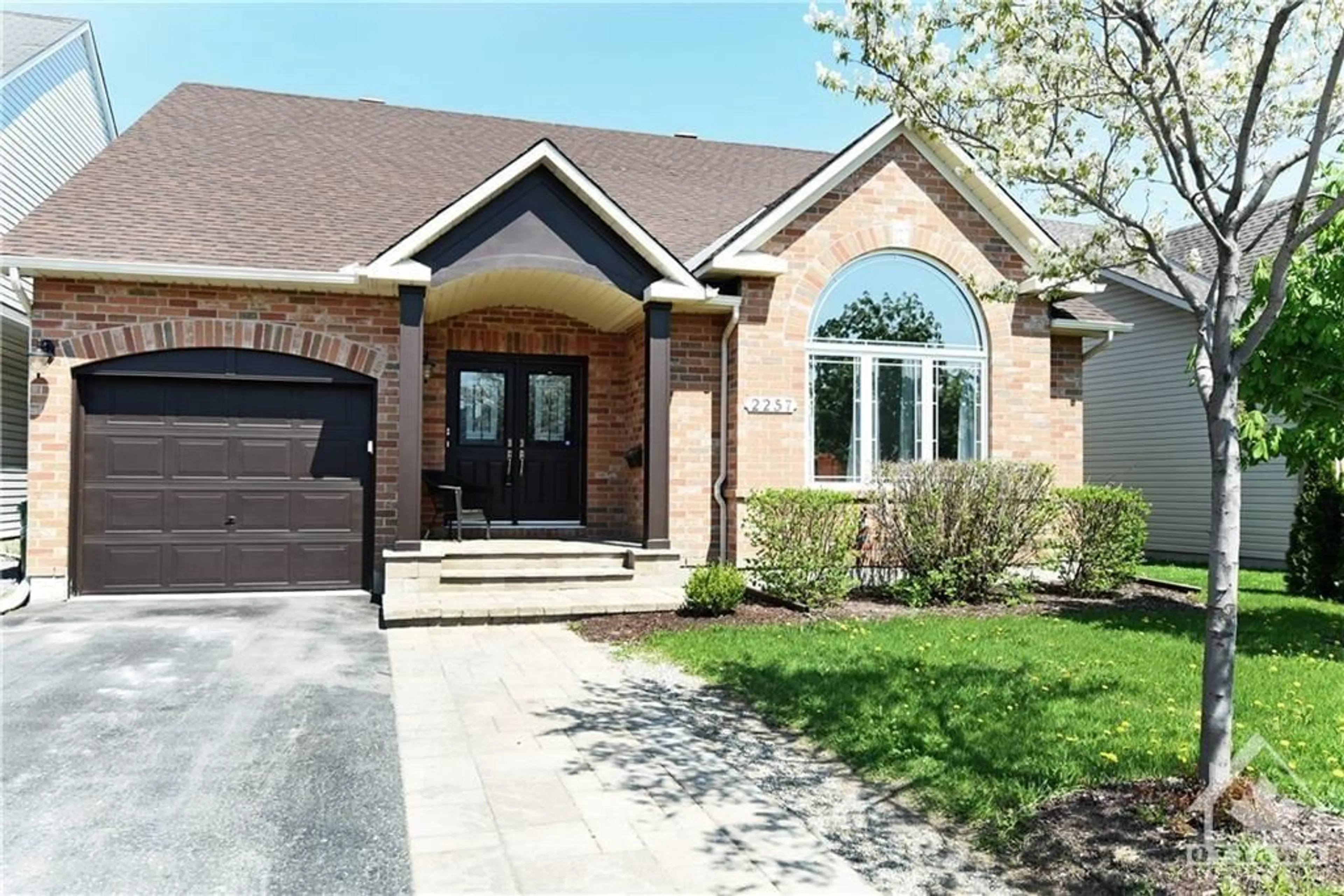 Home with brick exterior material for 2257 ESPRIT Dr, Orleans Ontario K4A 0A4