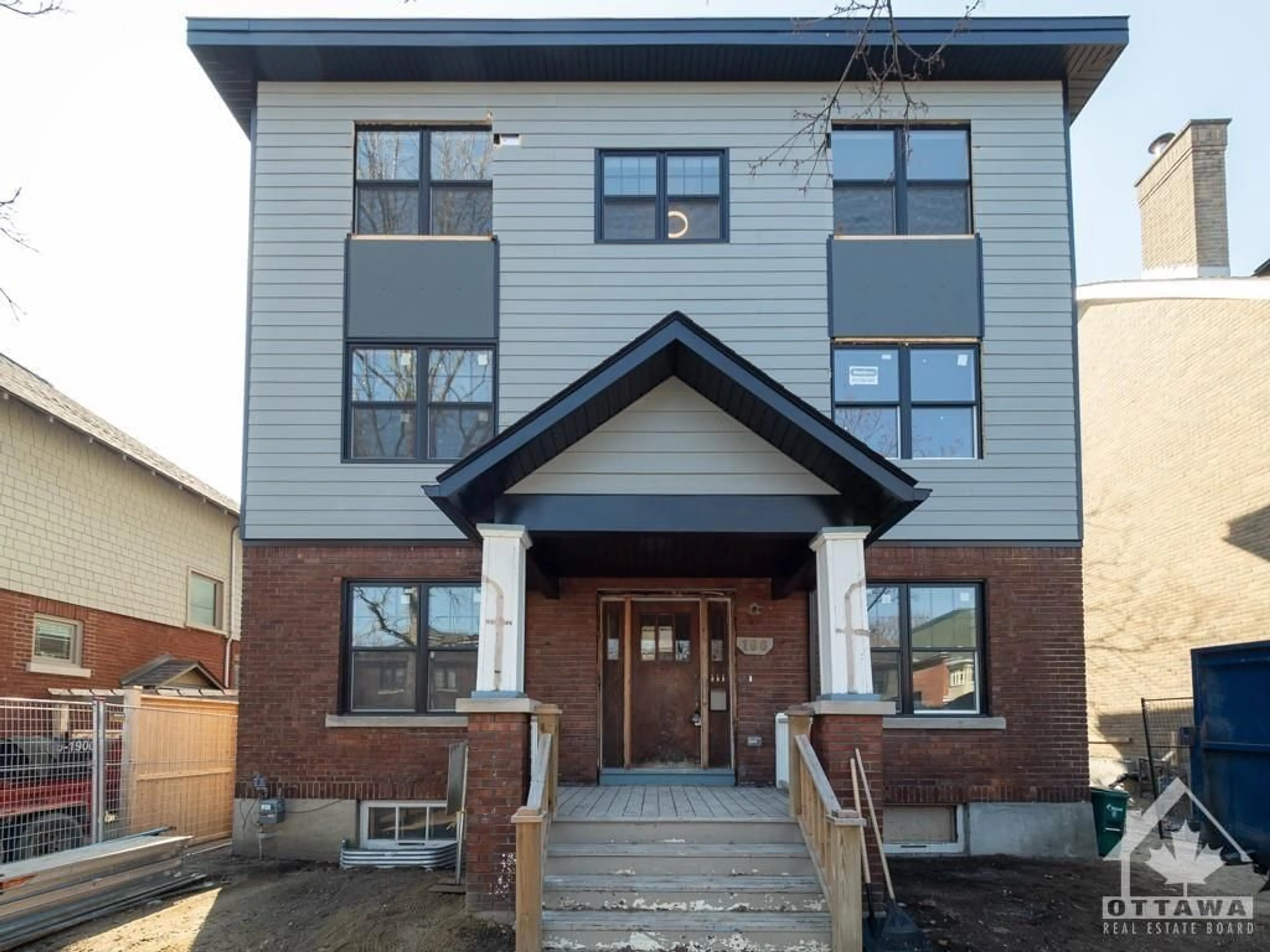 A pic from exterior of the house or condo for 196 POWELL Ave, Ottawa Ontario K1S 2A5