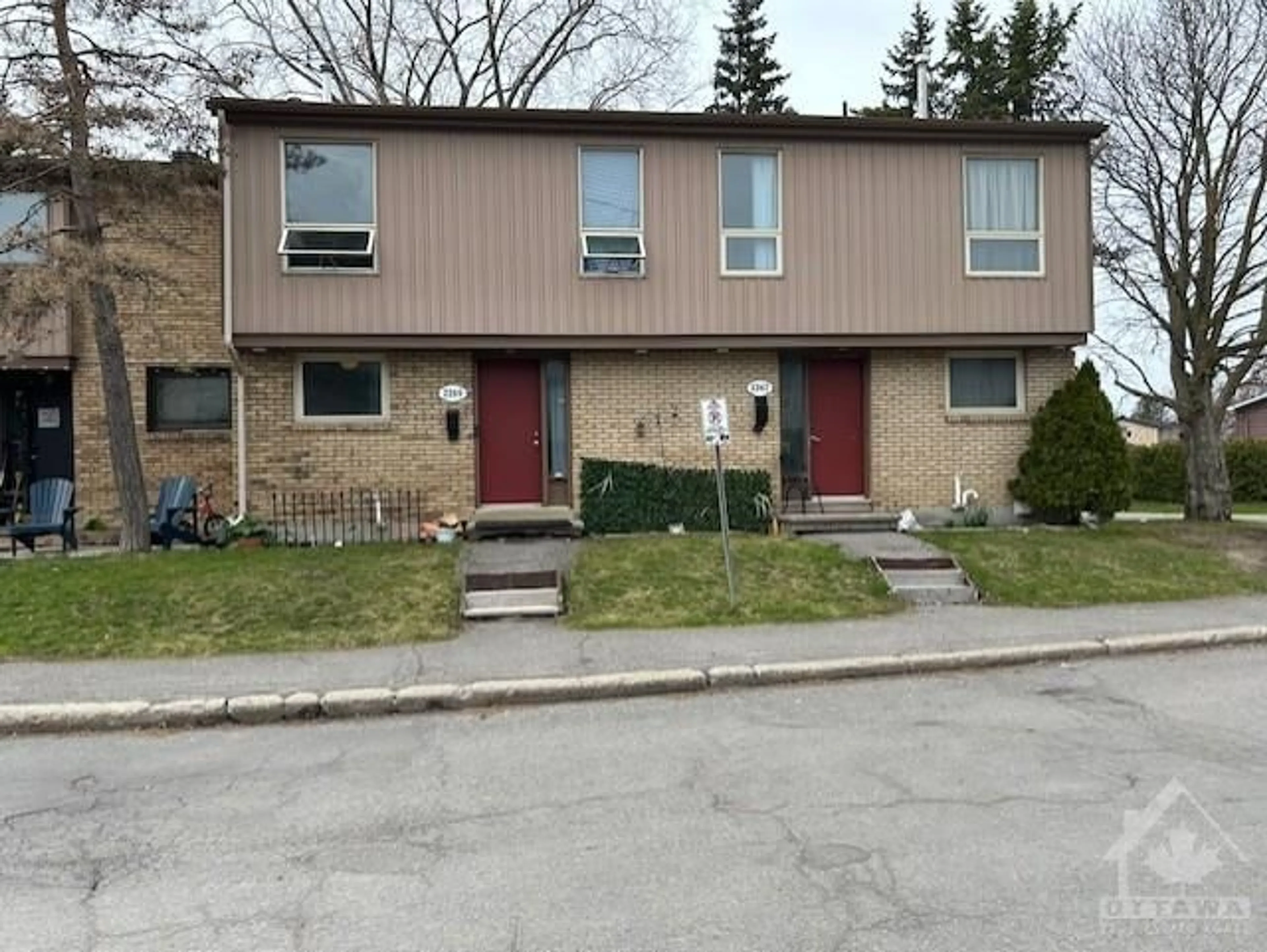 A pic from exterior of the house or condo for 2269 STONEHENGE Cres, Ottawa Ontario K1B 4N7