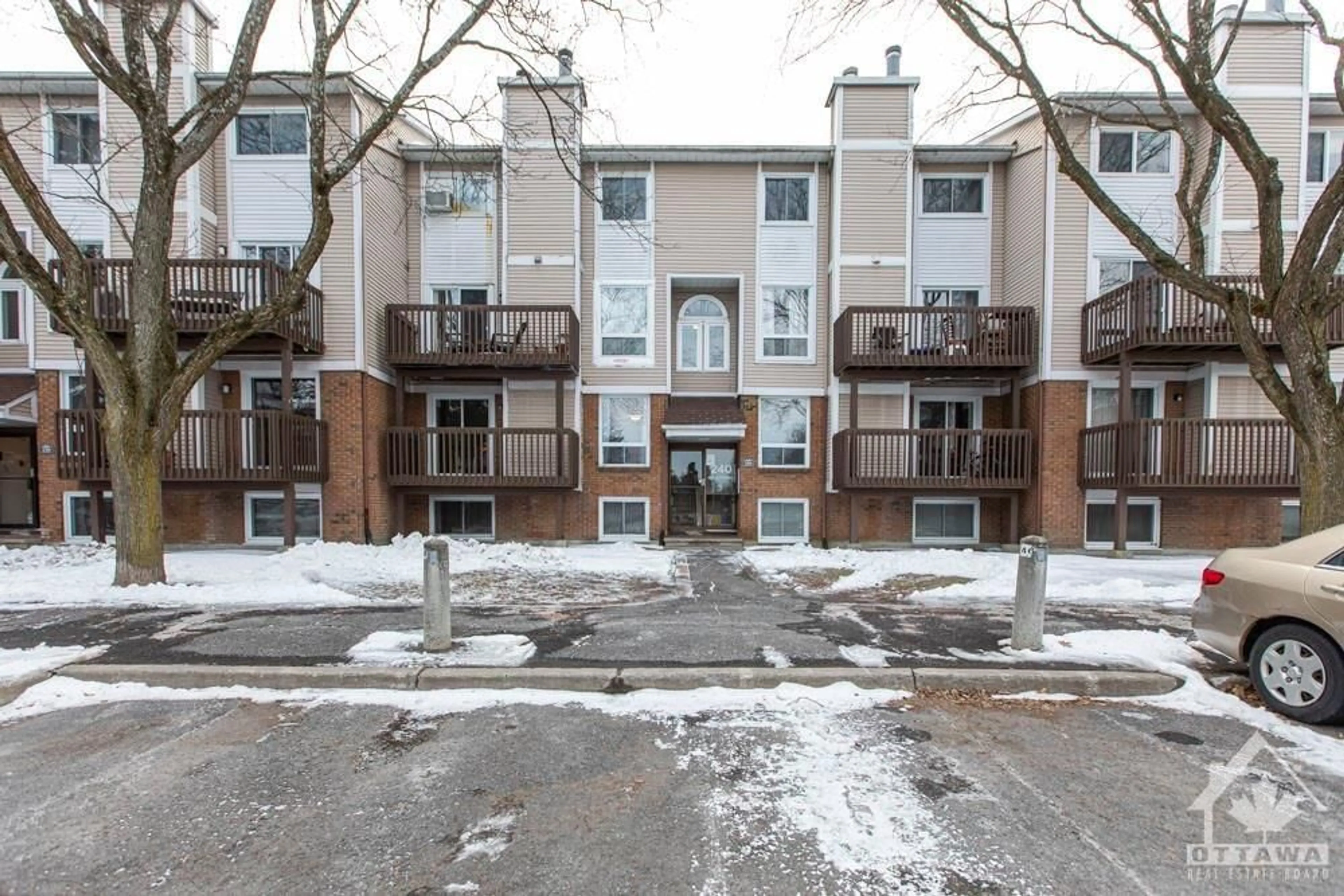 A pic from exterior of the house or condo for 240 FENERTY Crt #1, Ottawa Ontario K2L 3A7