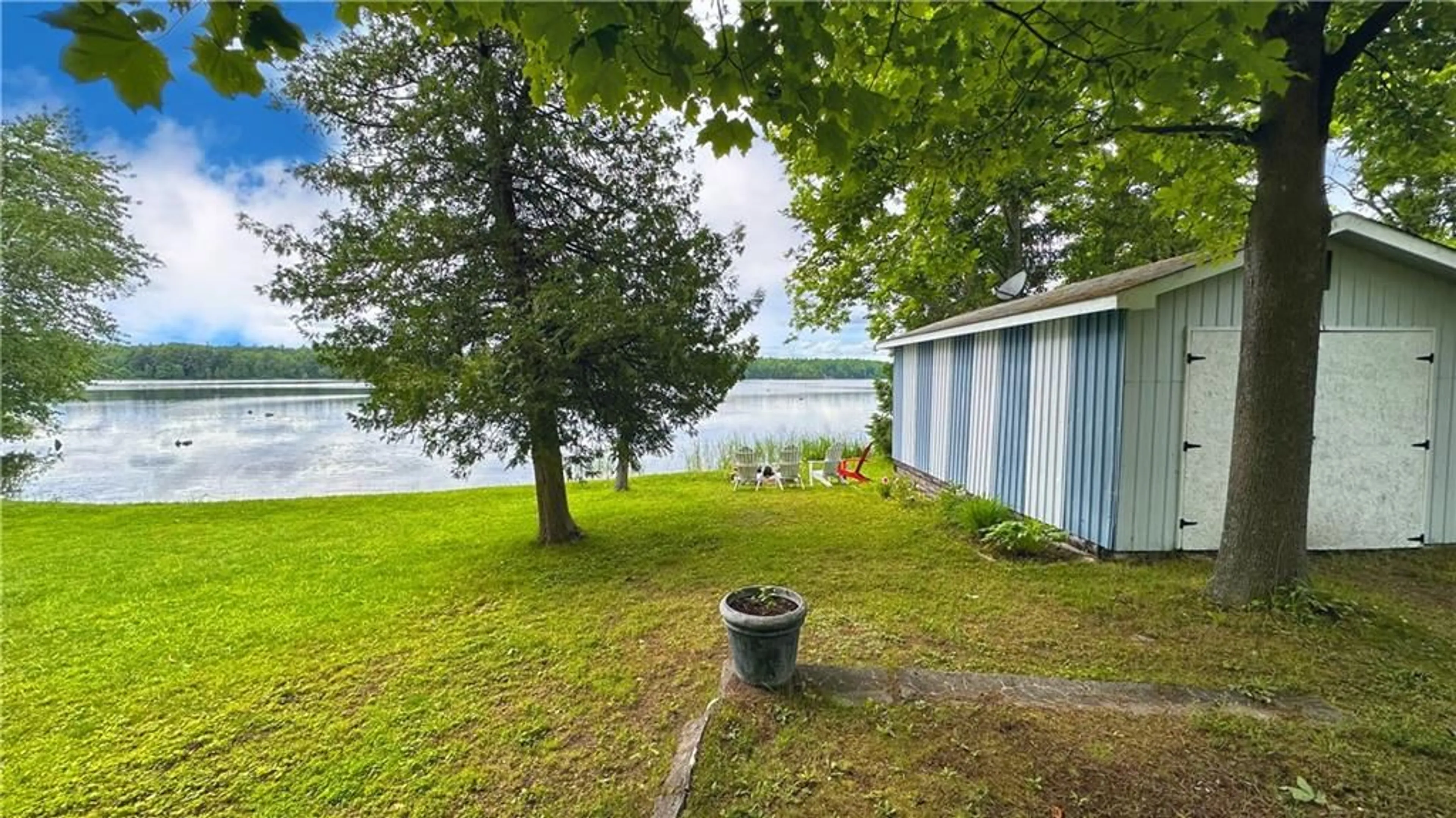 Patio, cottage for 94 GRAHAM LAKE Rd, Mallorytown Ontario K0E 1R0