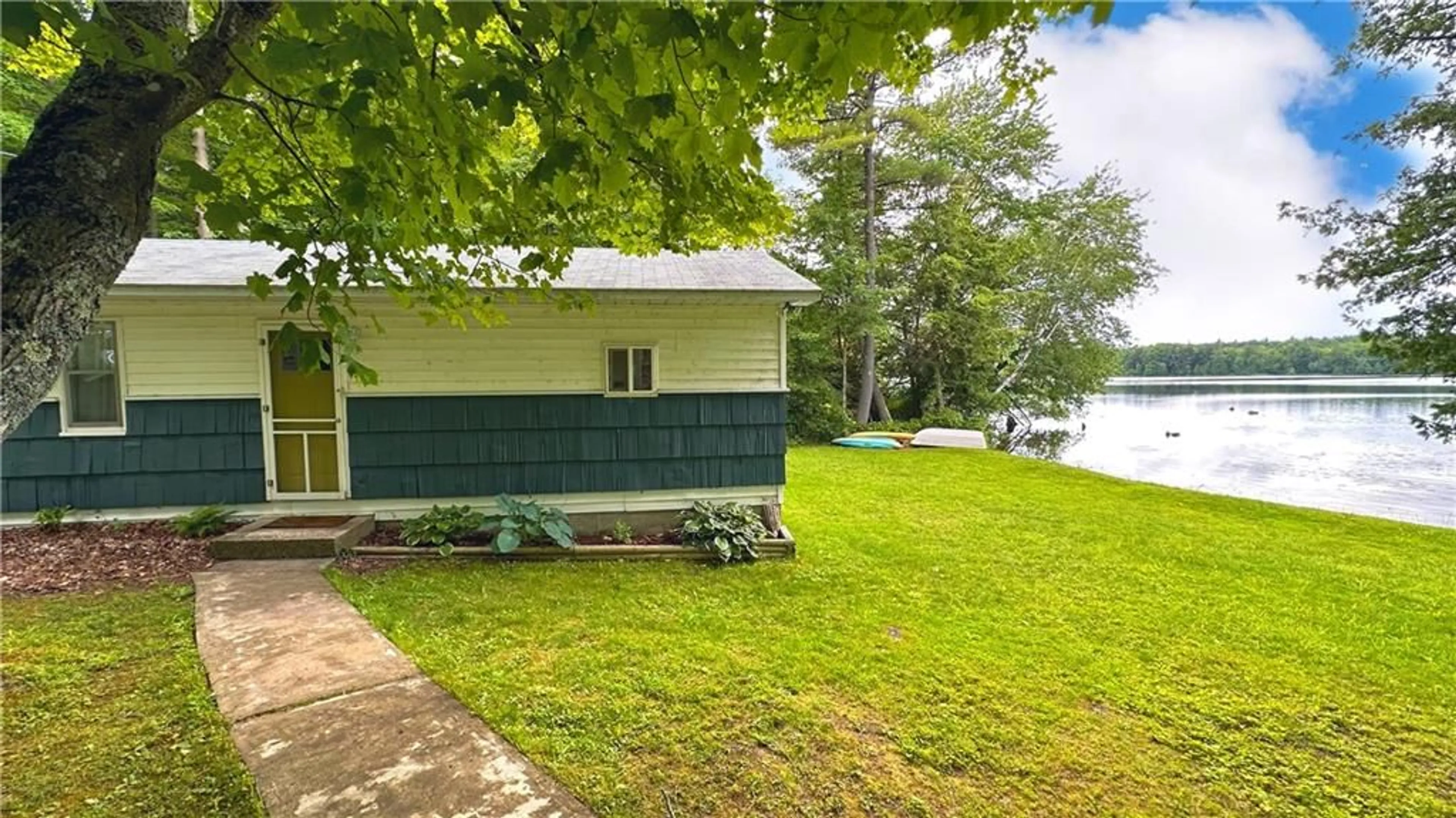 Patio, cottage for 94 GRAHAM LAKE Rd, Mallorytown Ontario K0E 1R0