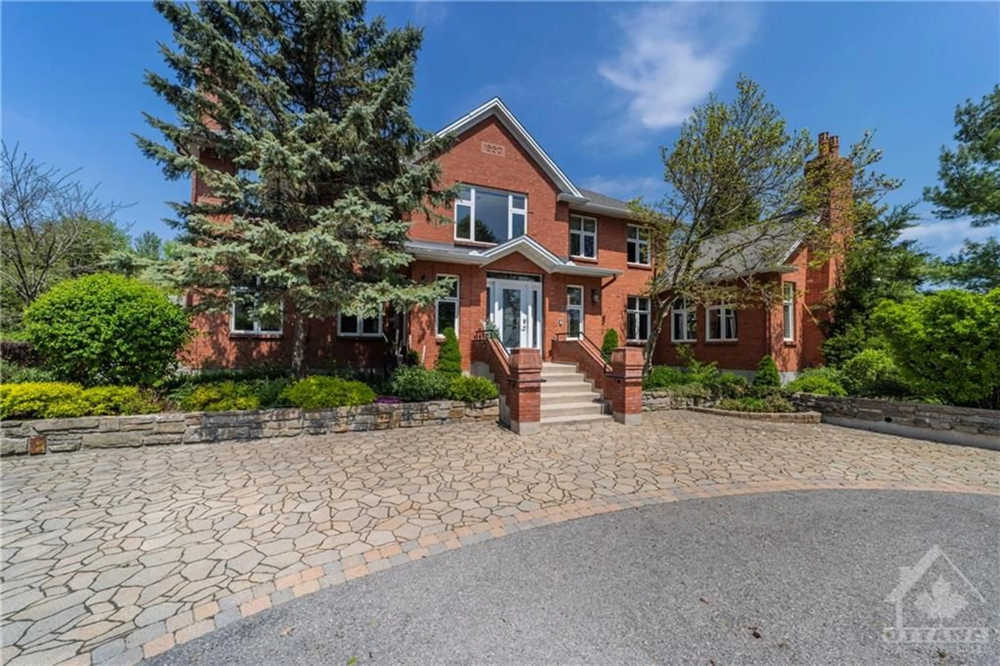 Home with brick exterior material for 18 MARCHBROOK Cir, Ottawa Ontario K2W 1A1