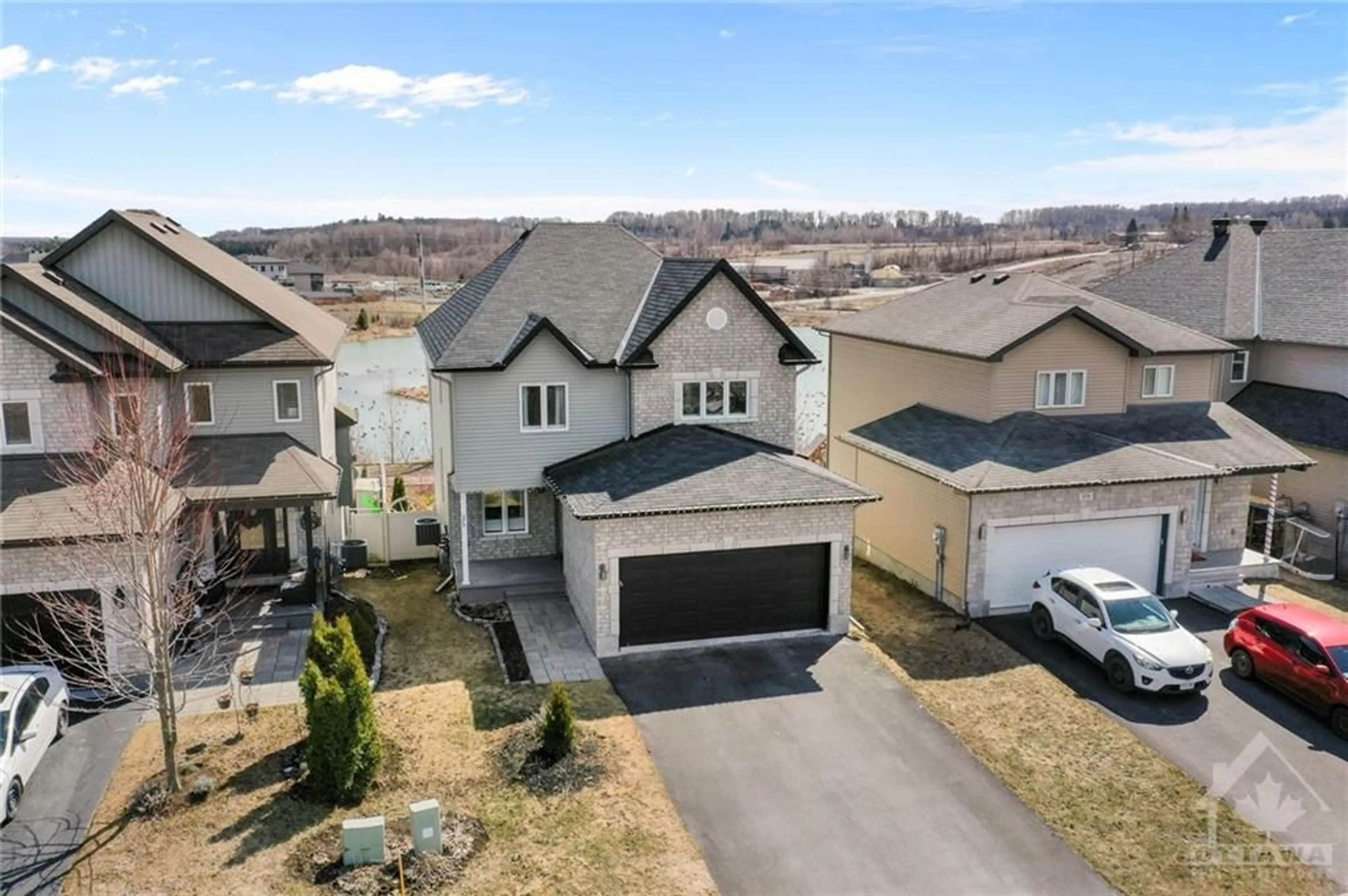Frontside or backside of a home for 575 RUBY St, Rockland Ontario K4K 0H3