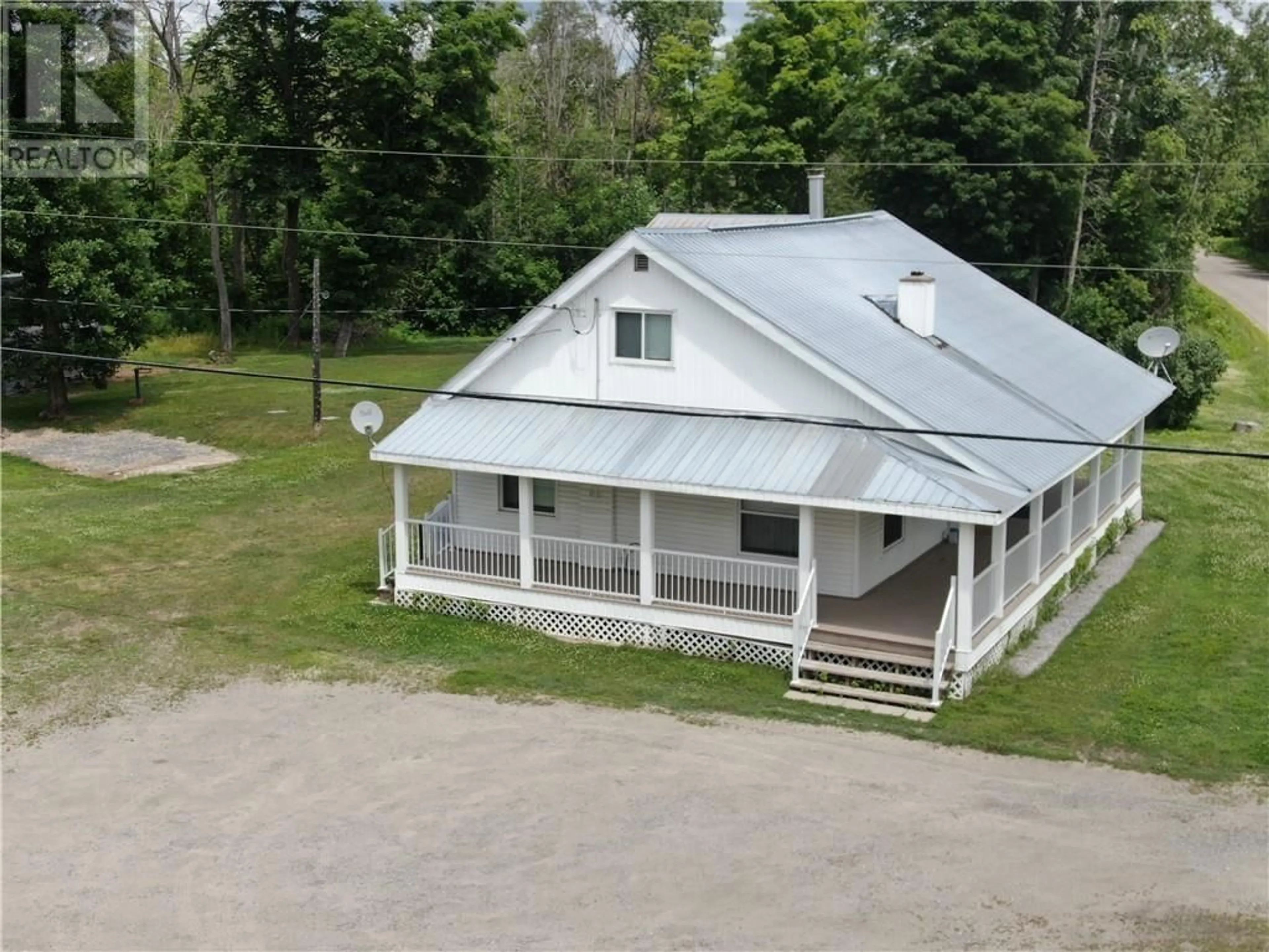 Cottage for 11878 LANARK Rd, Calabogie Ontario K0J 1H0