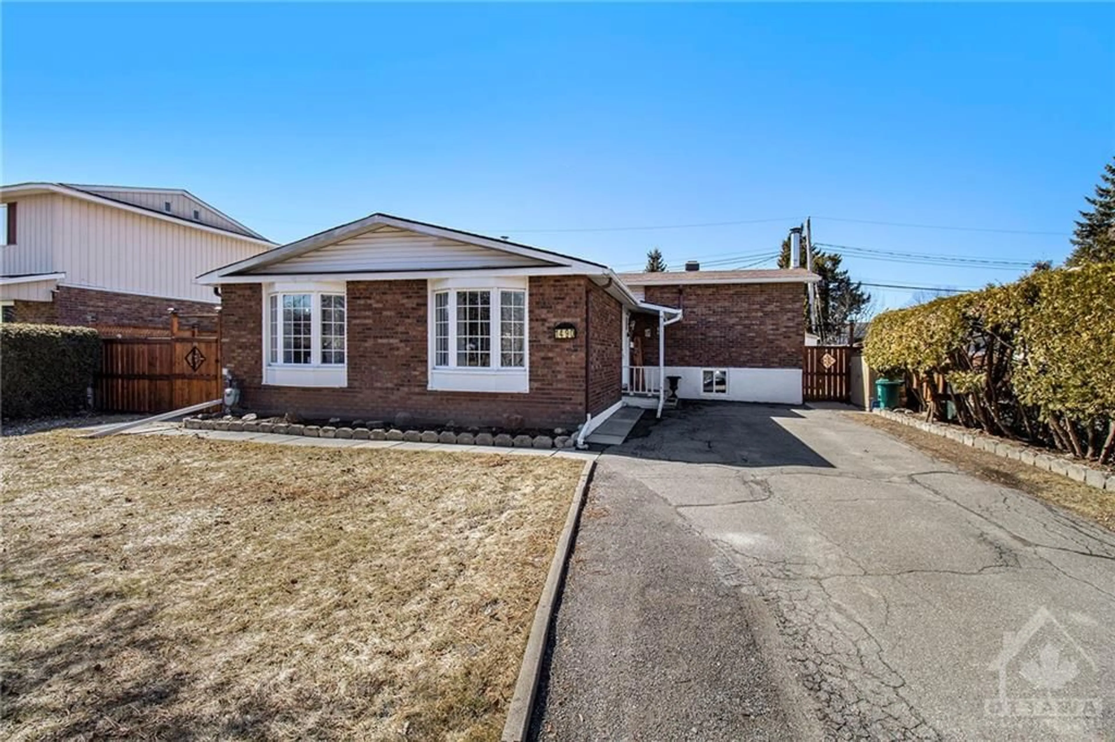 Home with brick exterior material for 1490 TENTH LINE Rd, Ottawa Ontario K1E 2H6