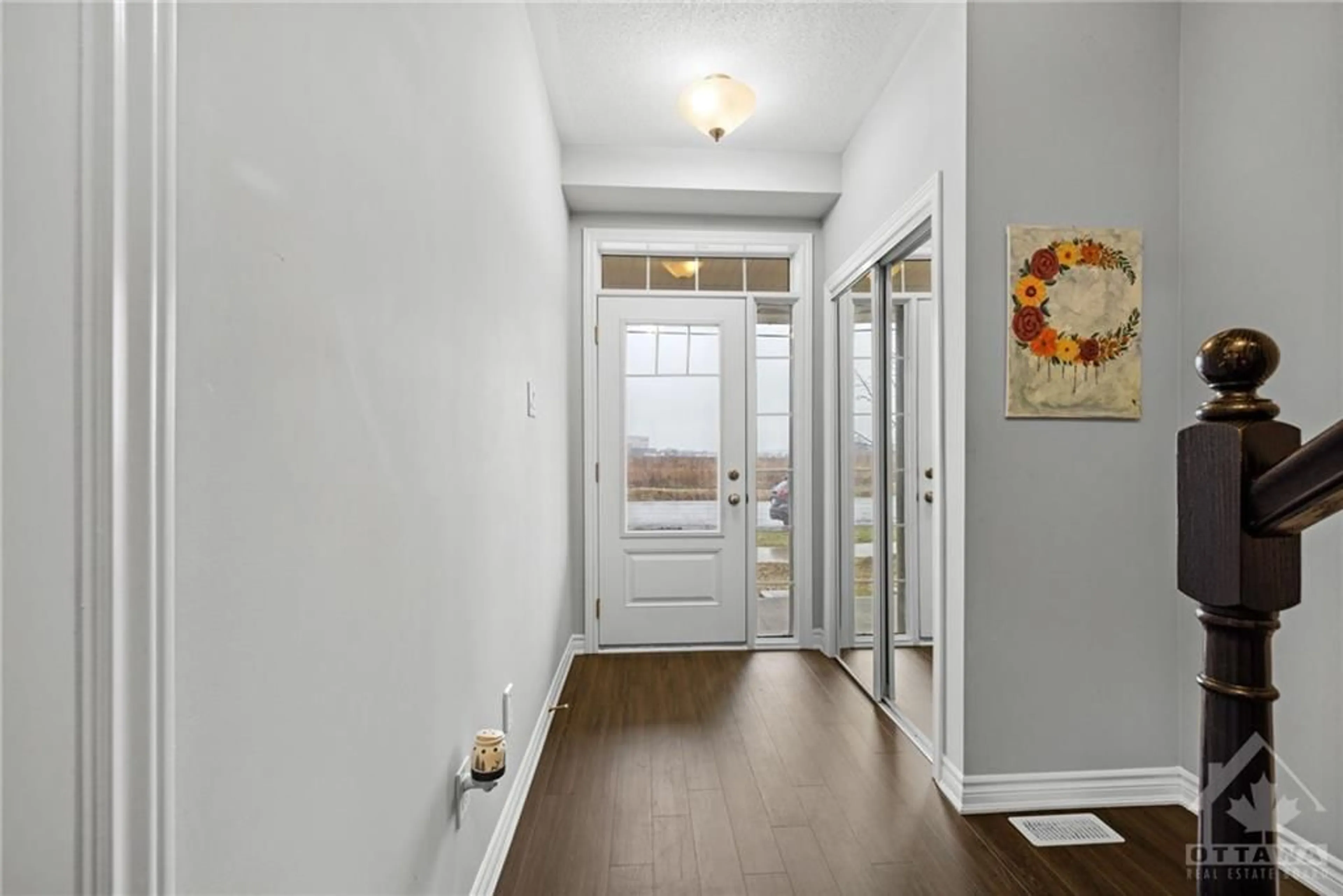Indoor entryway for 1722 MAPLE GROVE Rd, Ottawa Ontario K2S 0G3