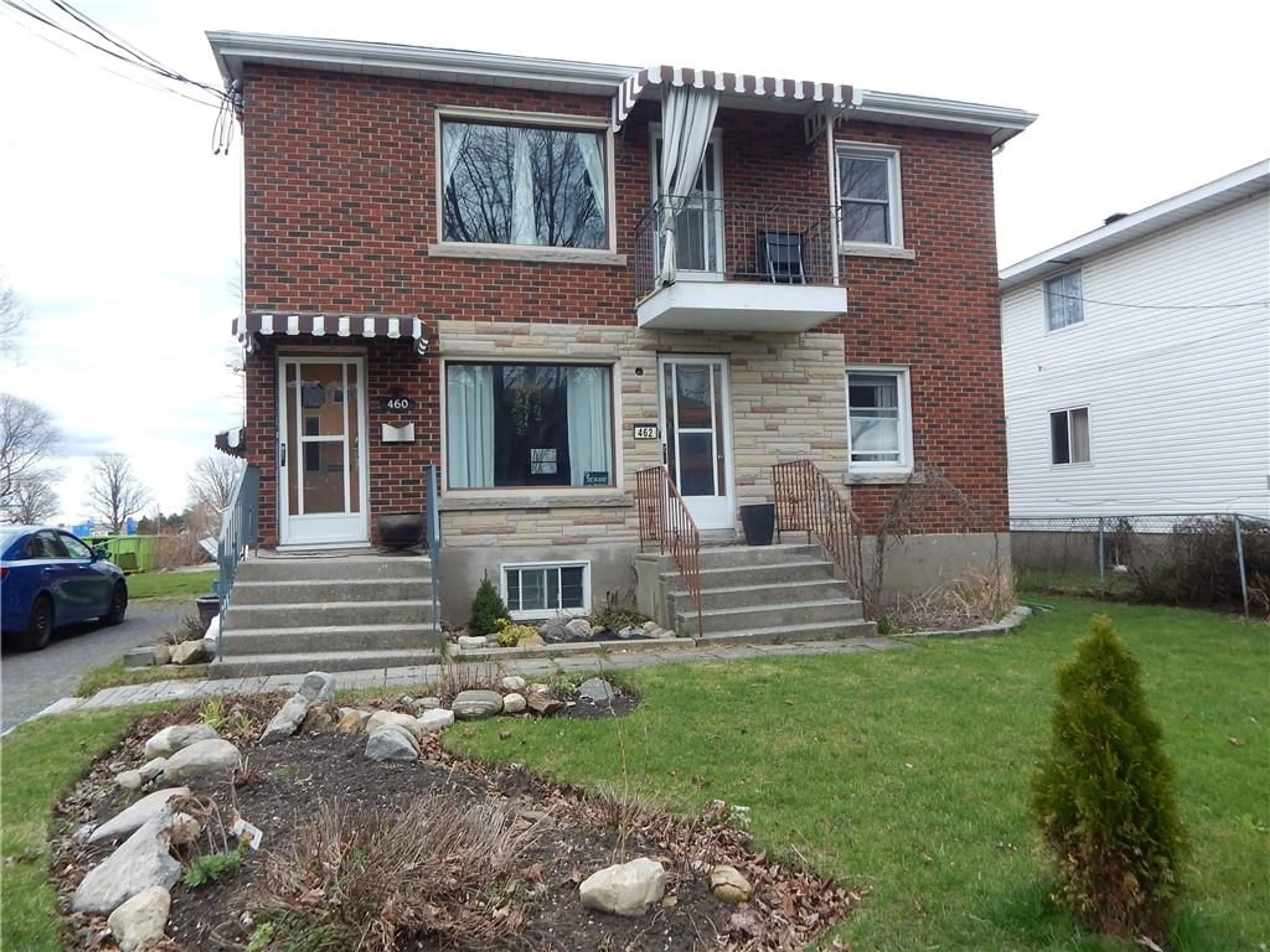 Frontside or backside of a home for 460-462 TWELFTH St, Cornwall Ontario K6J 3C9
