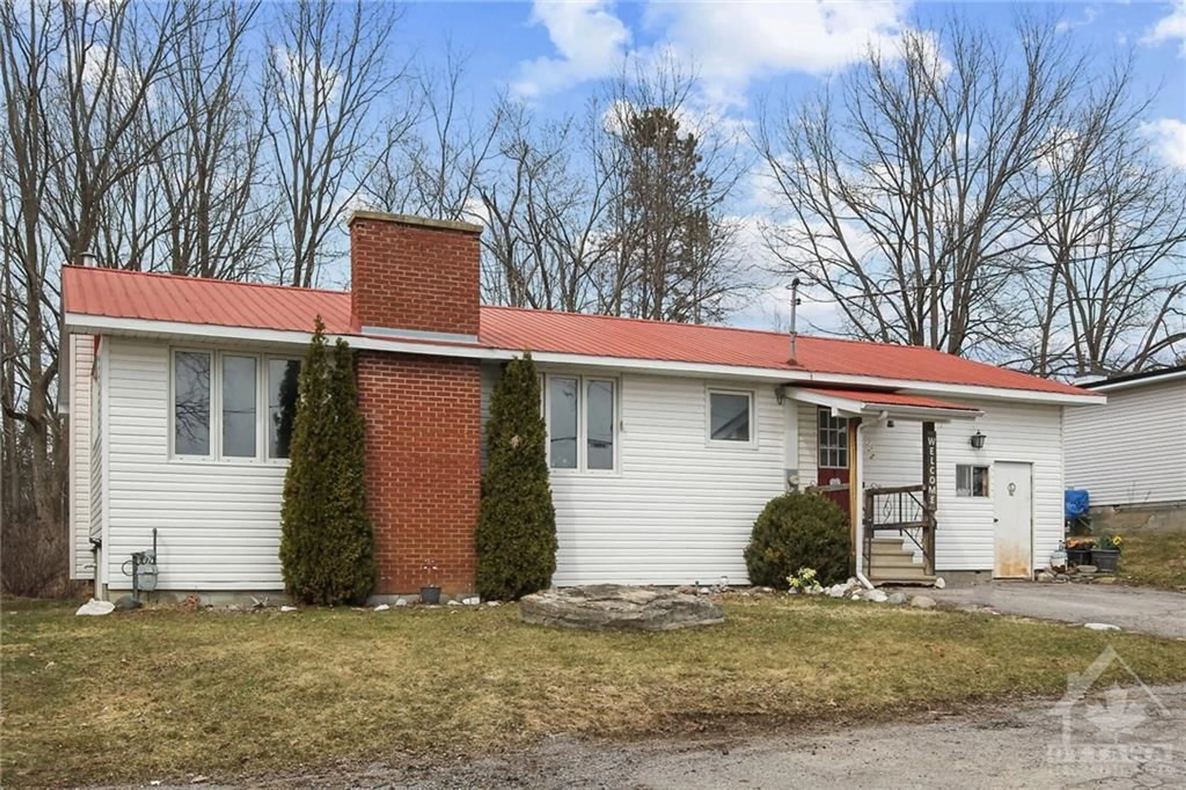 Frontside or backside of a home for 122 BROOKDALE Ave, Almonte Ontario K0A 1A0