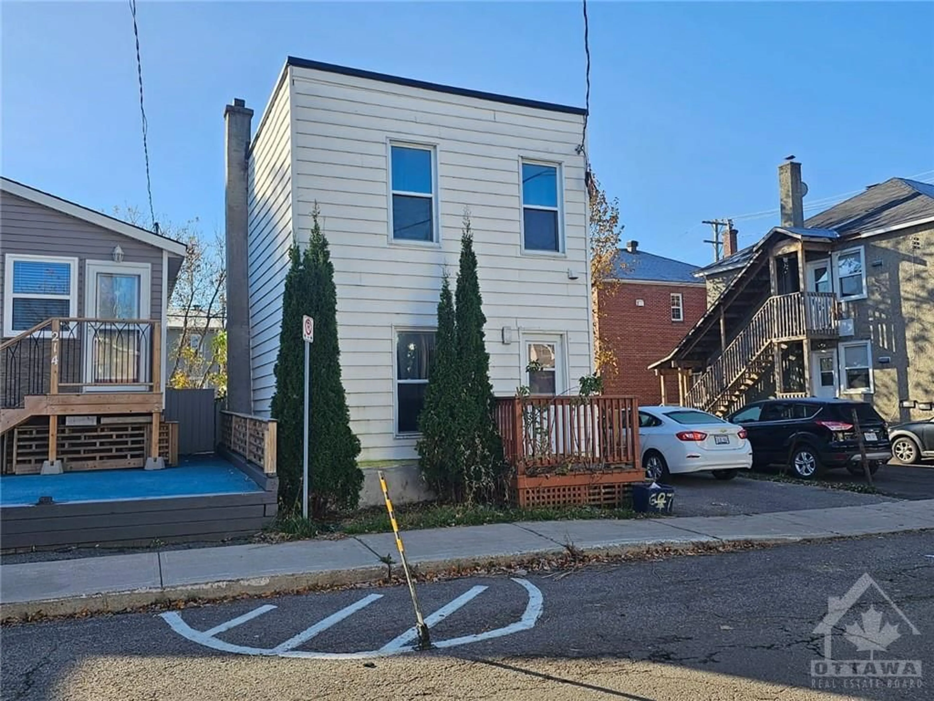 A pic from exterior of the house or condo for 210 ETHEL St #208, Ottawa Ontario K1L 5X2