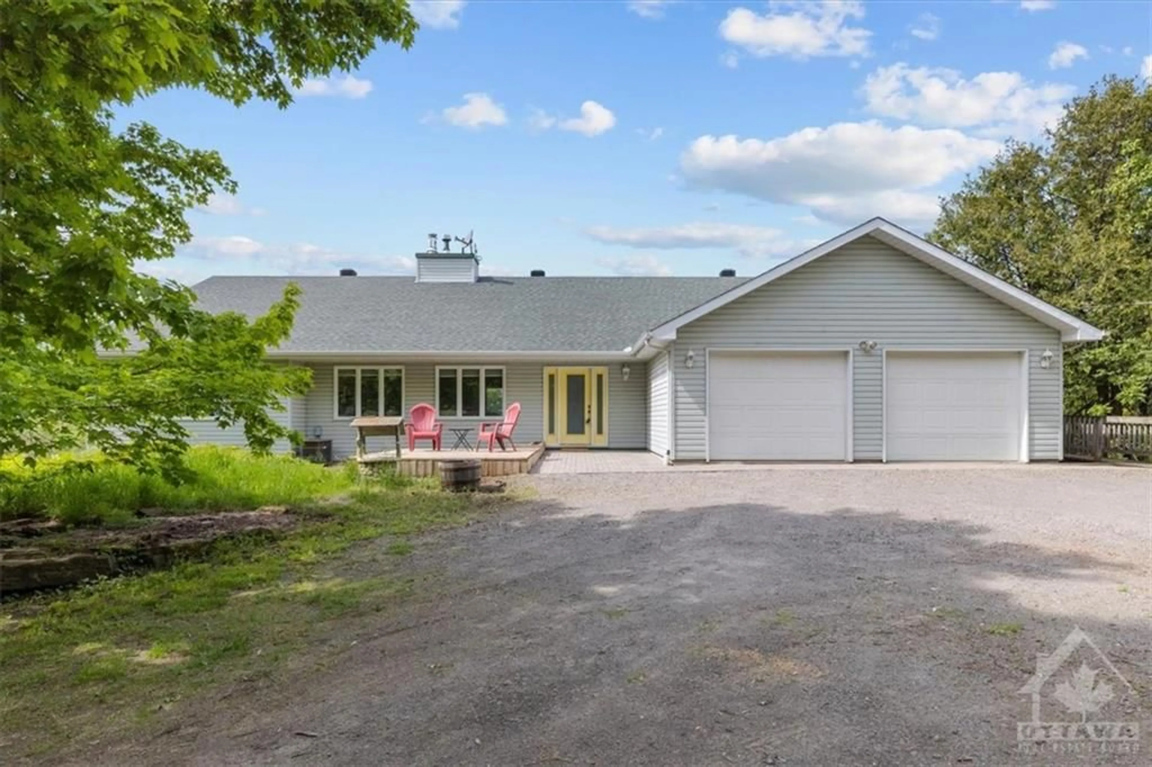 Frontside or backside of a home for 8027 PARKWAY Rd, Metcalfe Ontario K0A 2P0