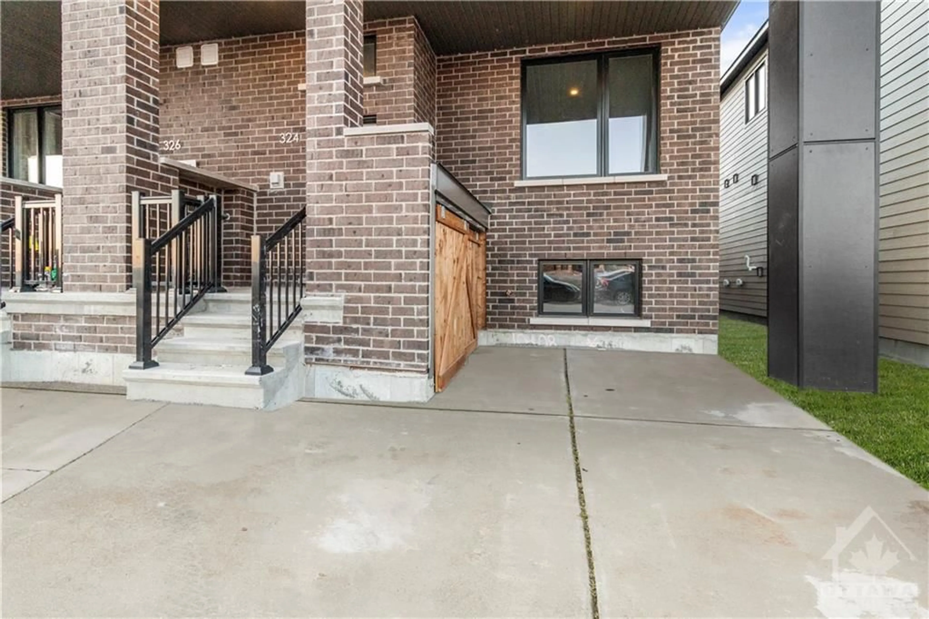 Patio for 324 CATSFOOT Walk, Ottawa Ontario K2J 7G7