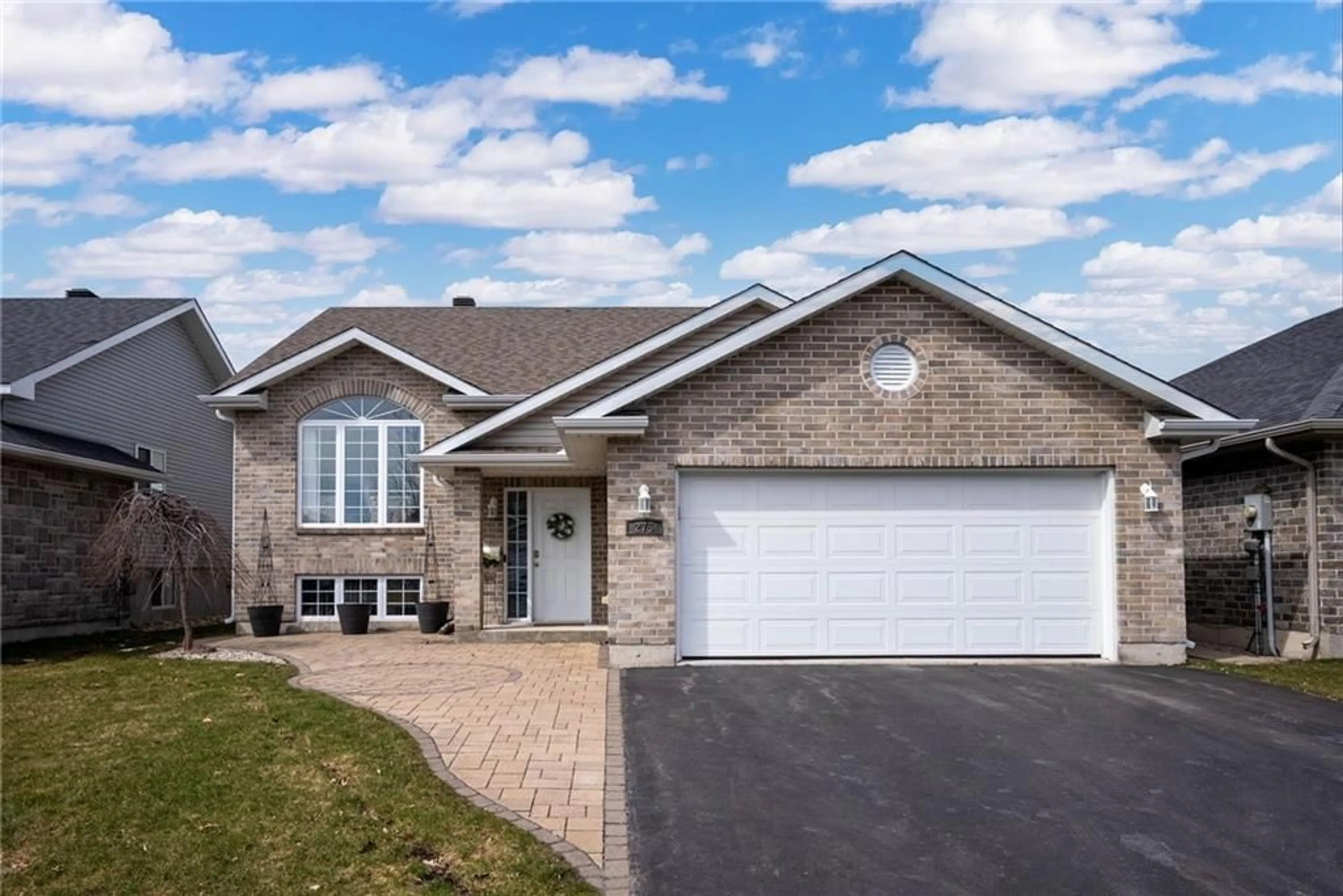 Home with stone exterior material for 275 VALERIE ELIZABETH Crt, Cornwall Ontario K6H 0B2