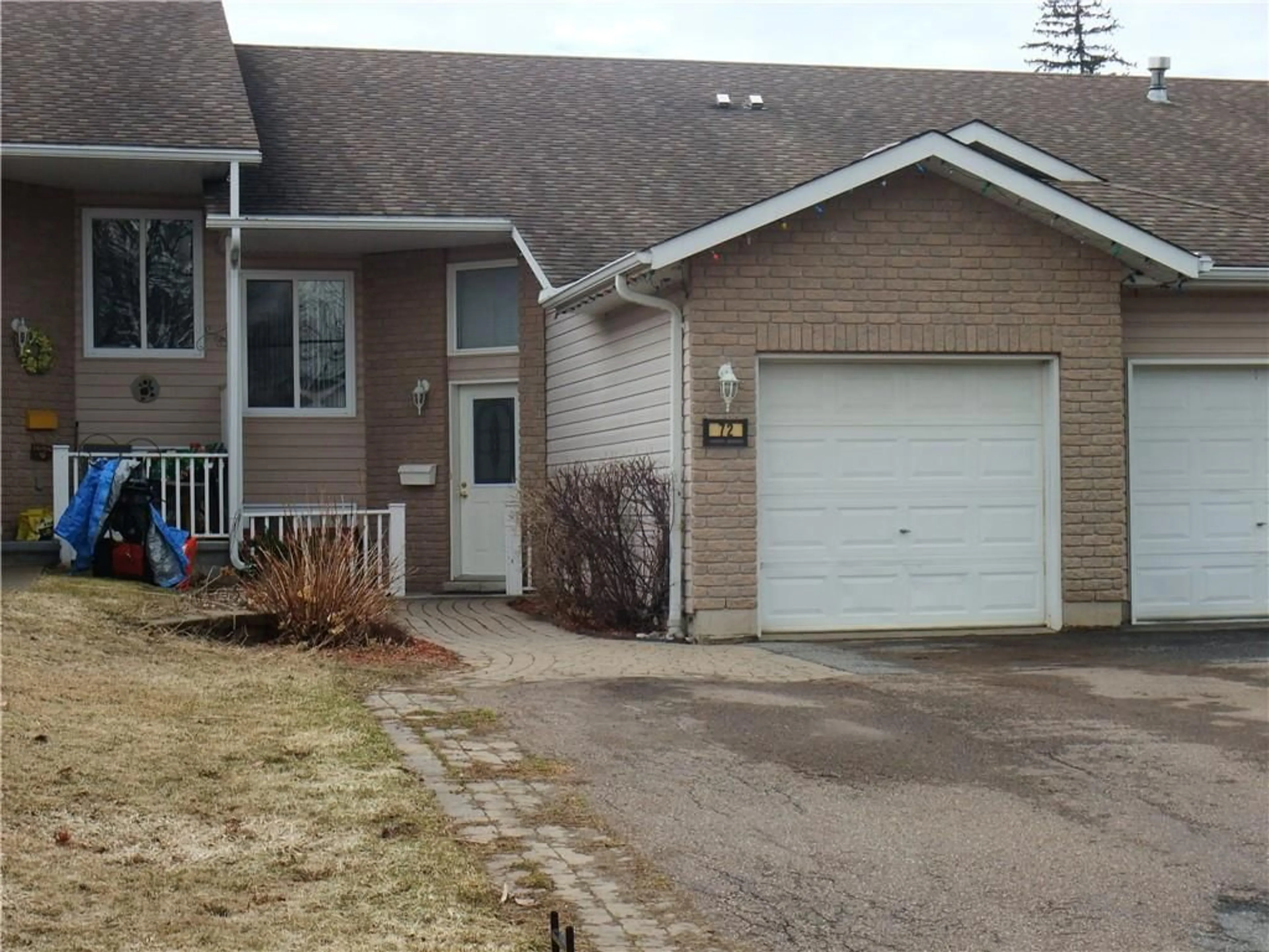 A pic from exterior of the house or condo for 72 LORNE St, Renfrew Ontario K7V 1K9
