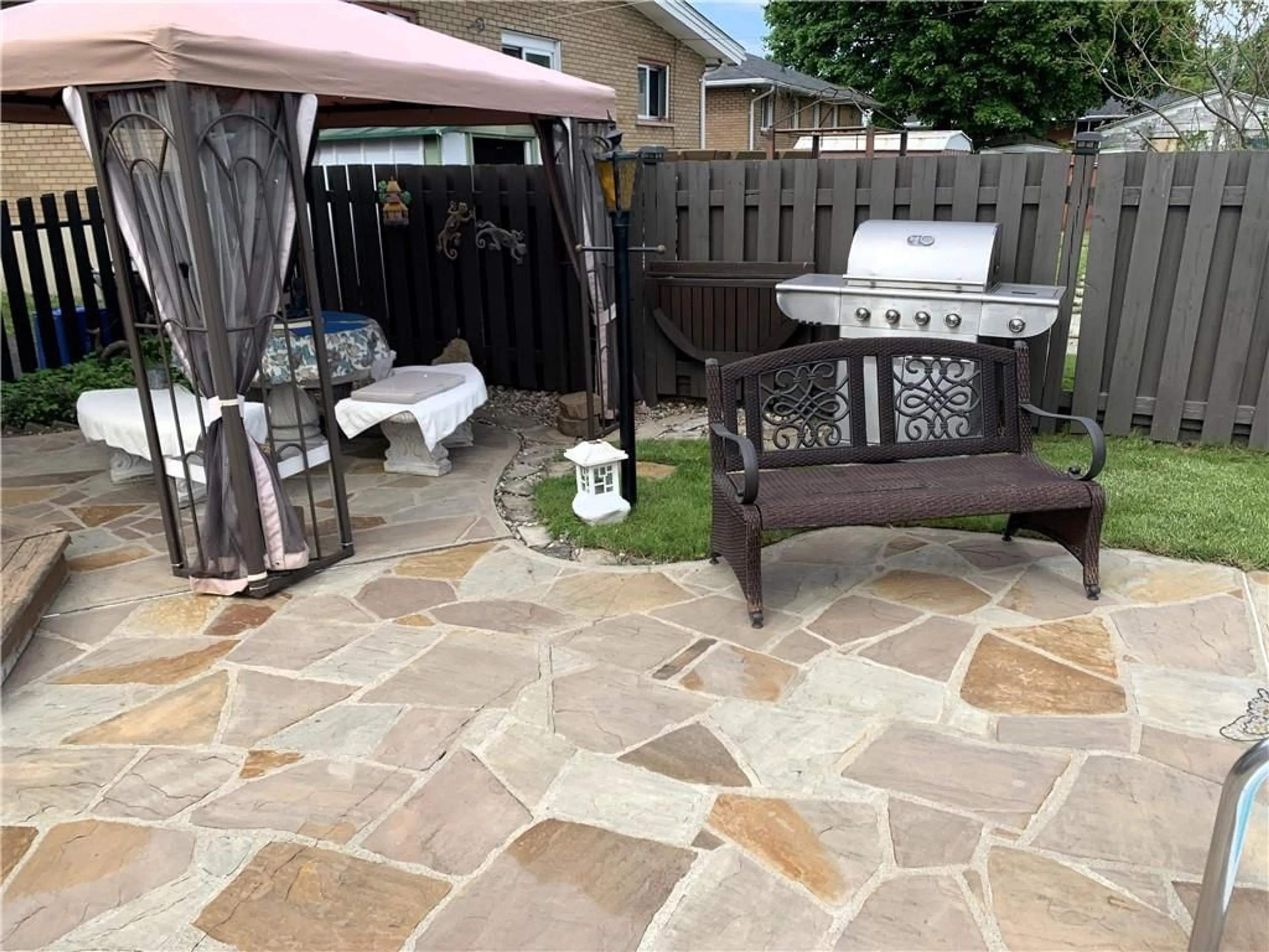 Patio for 717 SANDFIELD Cres, Cornwall Ontario K6H 5C4