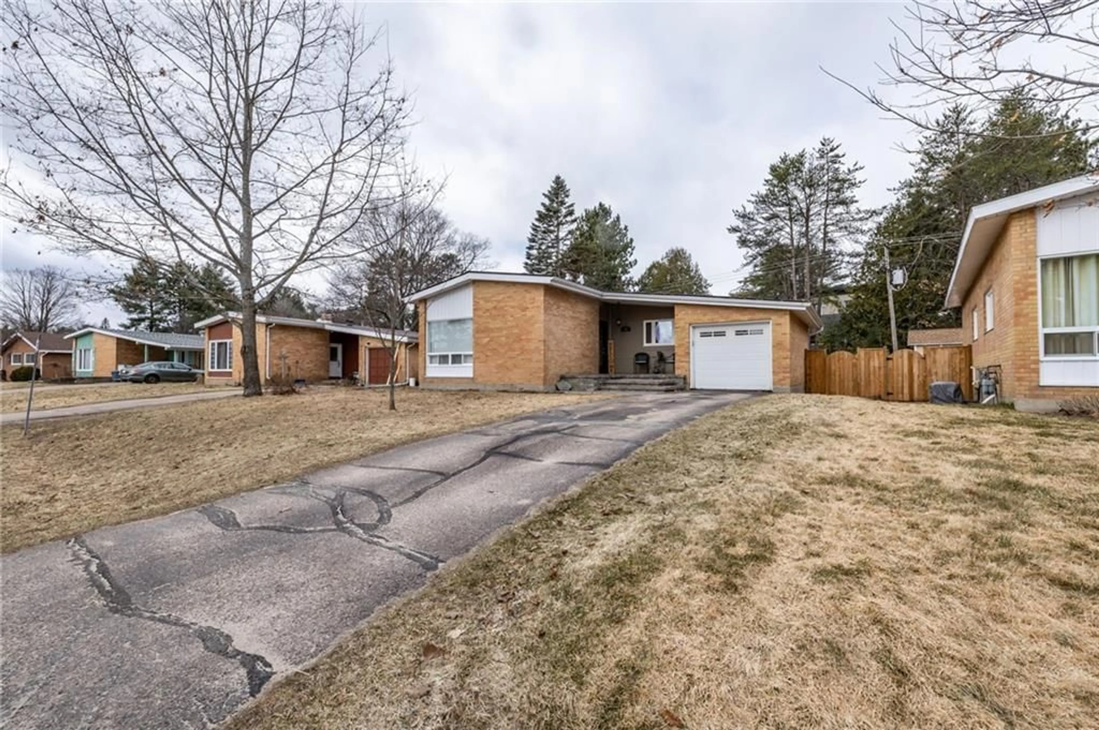 Frontside or backside of a home for 79 FRONTENAC Cres, Deep River Ontario K0J 1P0